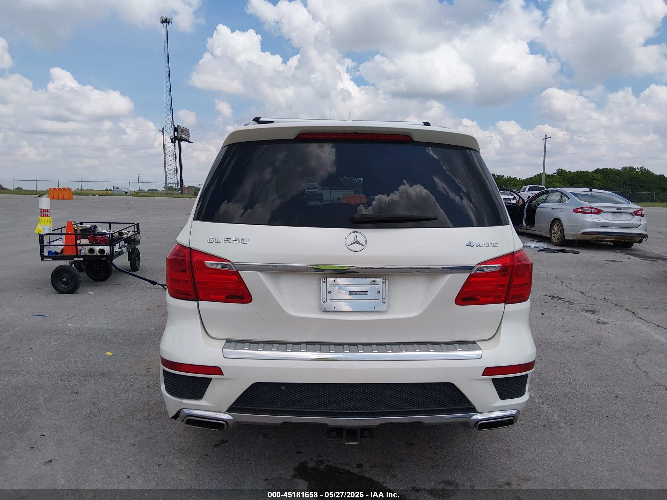 2015 Mercedes-benz Gl 550 4matic White vin: 4JGDF7DEXFA533681