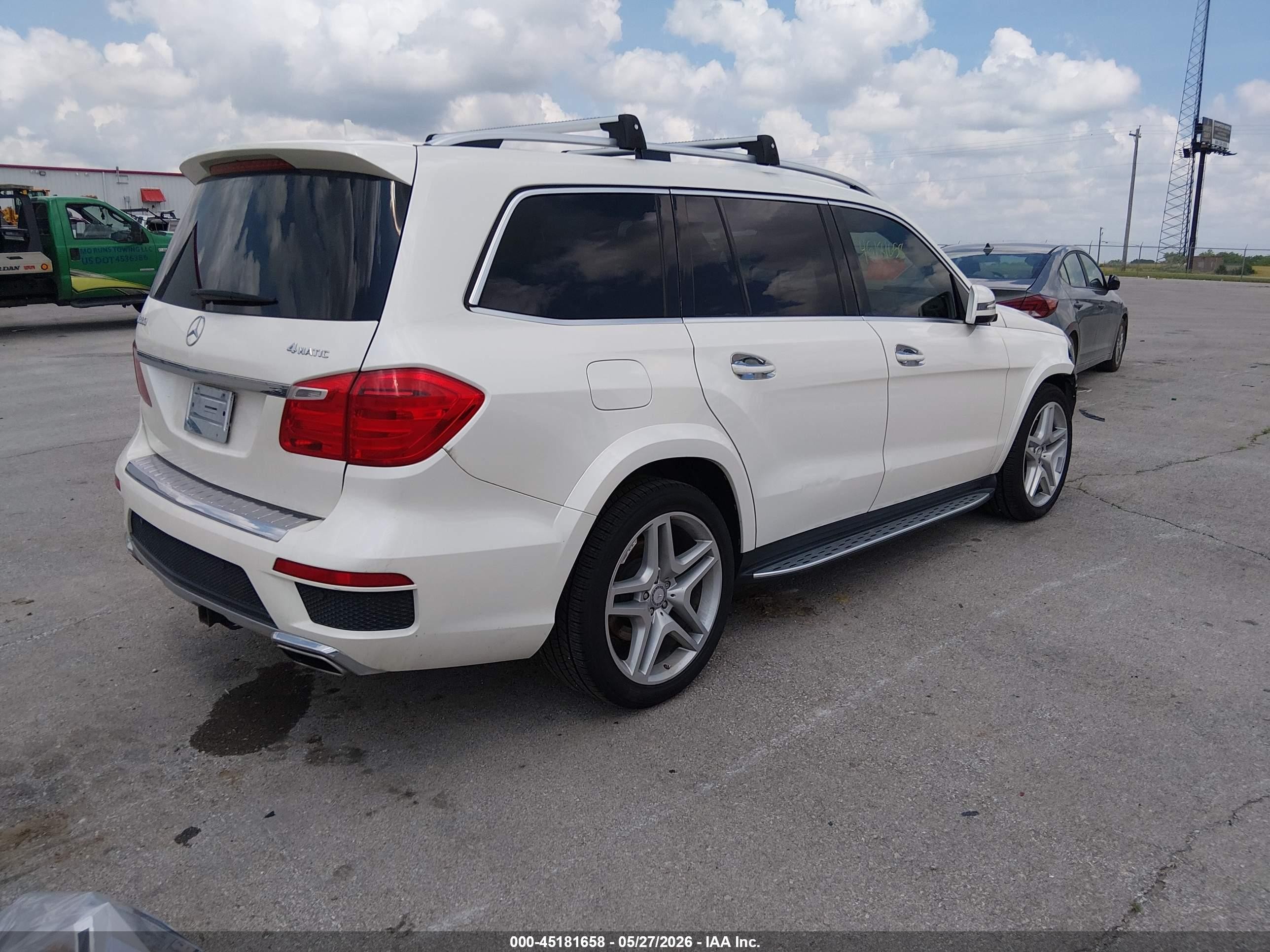 2015 Mercedes-benz Gl 550 4matic White vin: 4JGDF7DEXFA533681