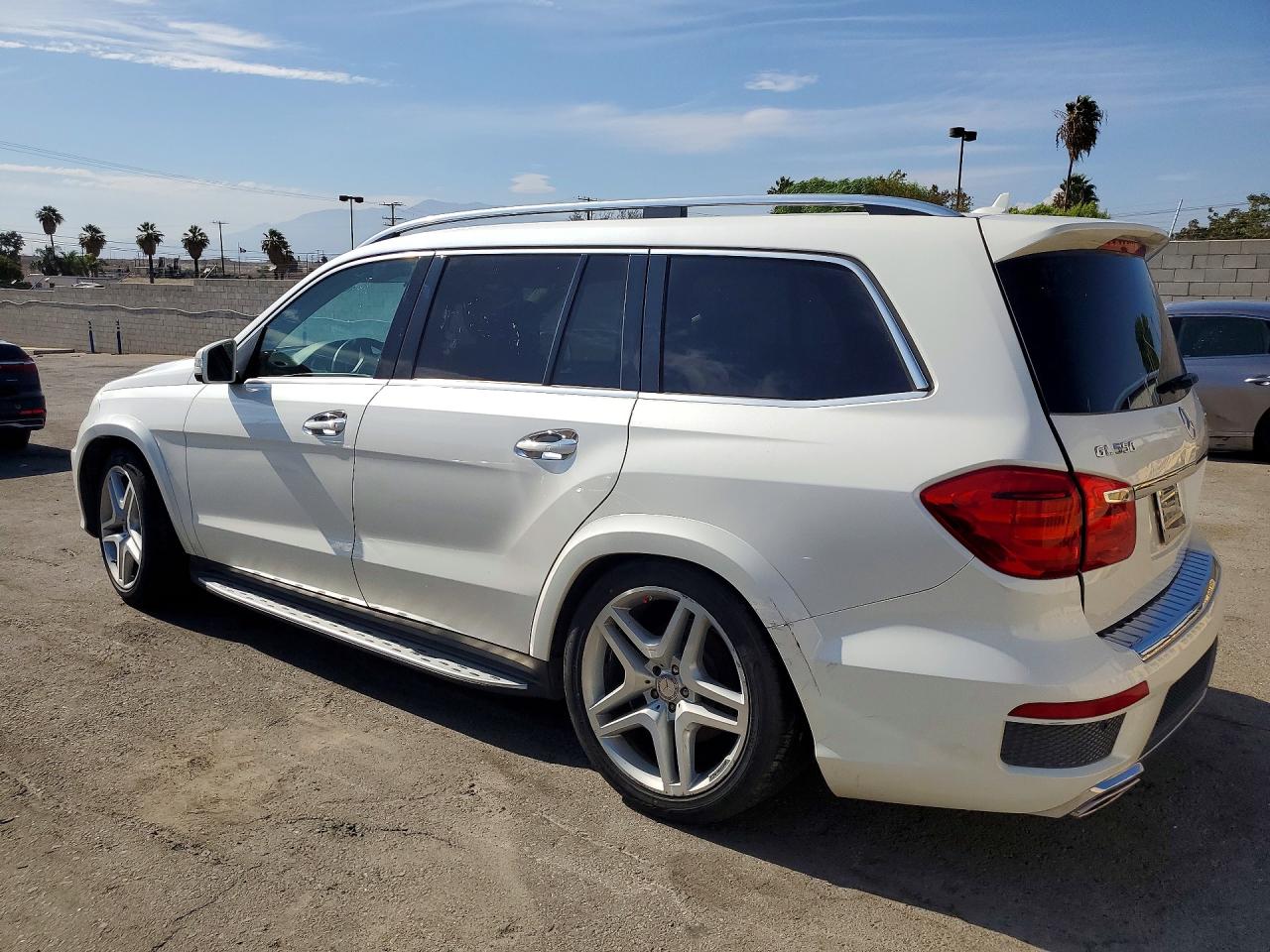 2015 Mercedes-benz Gl 550 4matic Белый vin: 4JGDF7DEXFA544969