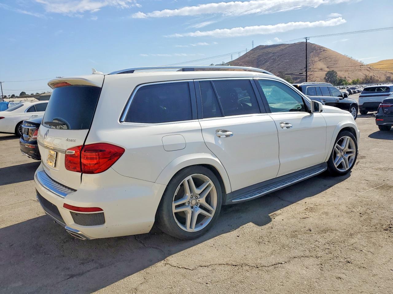 2015 Mercedes-benz Gl 550 4matic Белый vin: 4JGDF7DEXFA544969