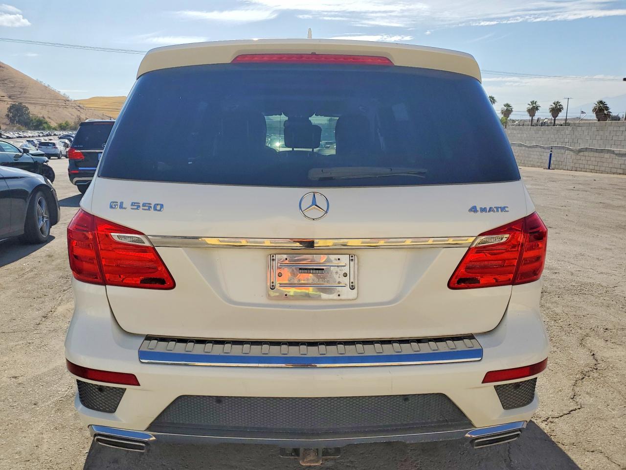 2015 Mercedes-benz Gl 550 4matic Белый vin: 4JGDF7DEXFA544969
