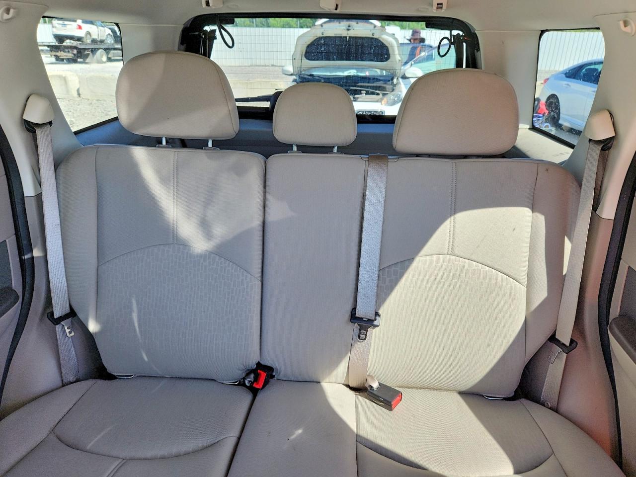 2011 Mercury Mariner White vin: 4M2CN8B72BKJ04823
