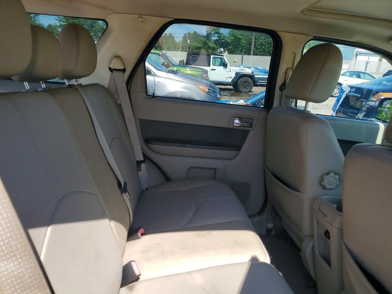2011 Mercury Mariner Gold vin: 4M2CN8B75BKJ01558