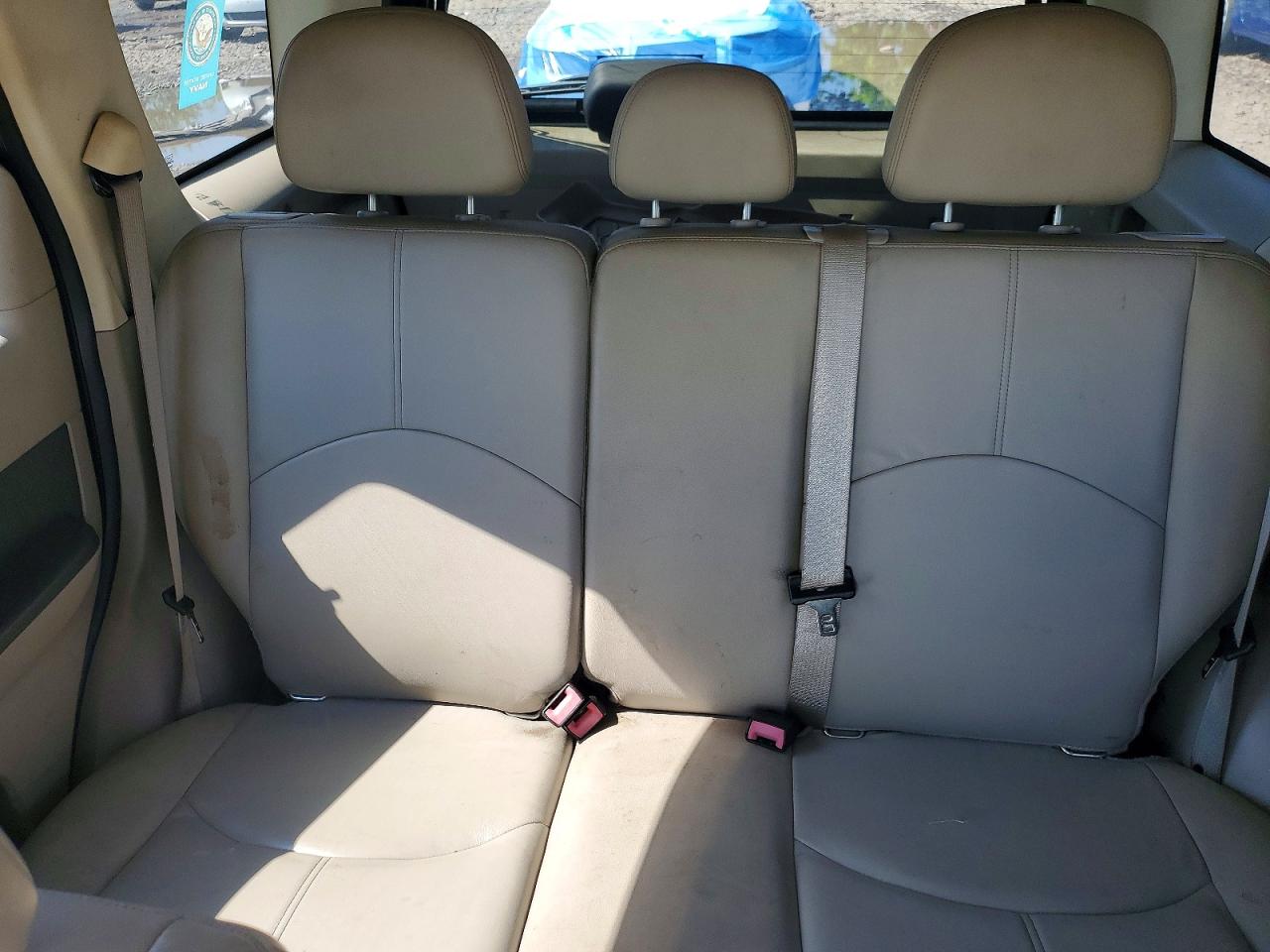 2011 Mercury Mariner Gold vin: 4M2CN8B75BKJ01558