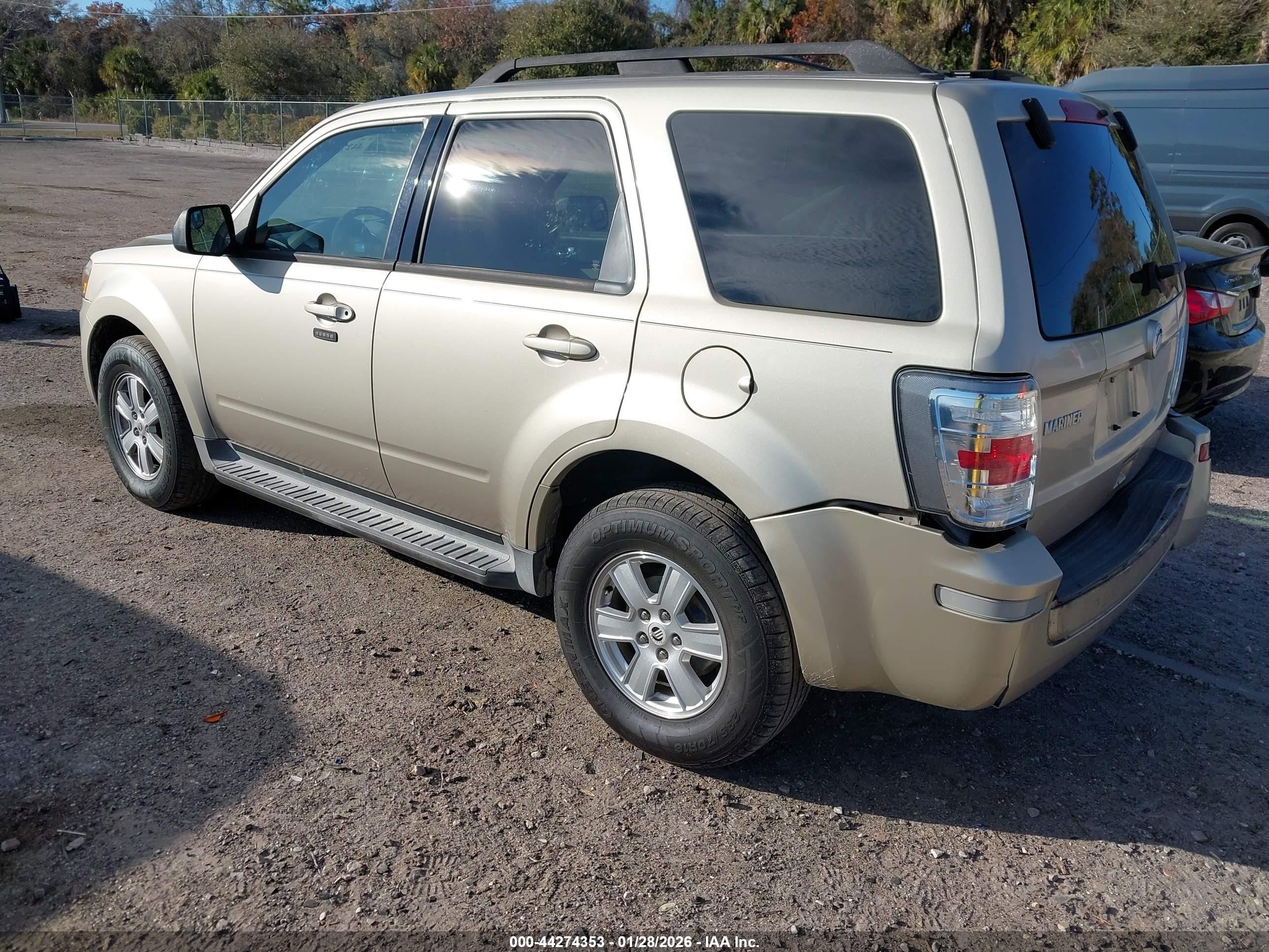 2011 Mercury Mariner Beige vin: 4M2CN8B76BKJ04002