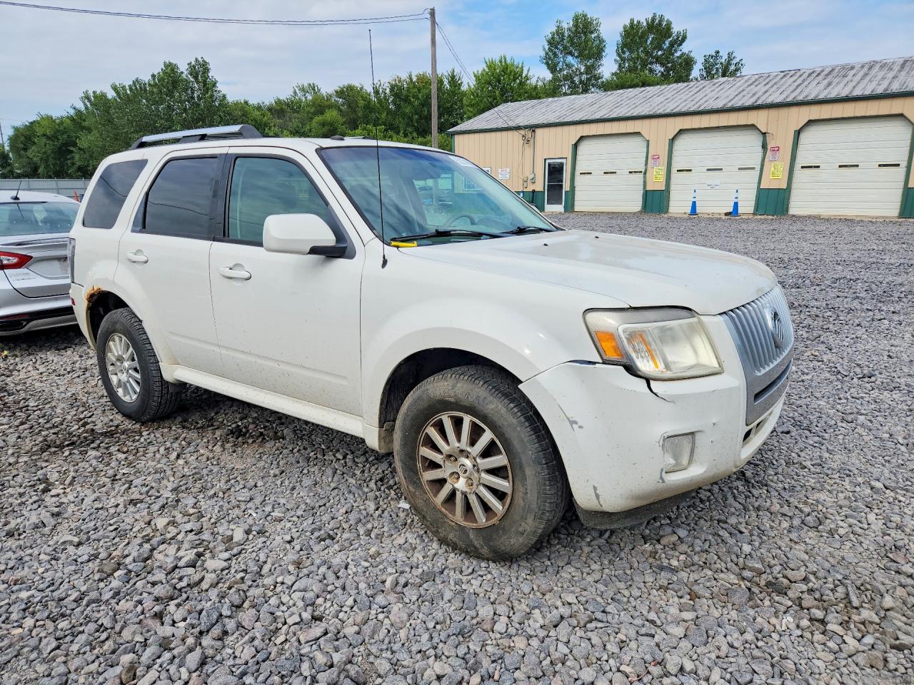 2011 Mercury Mariner Premier White vin: 4M2CN8H75BKJ02202