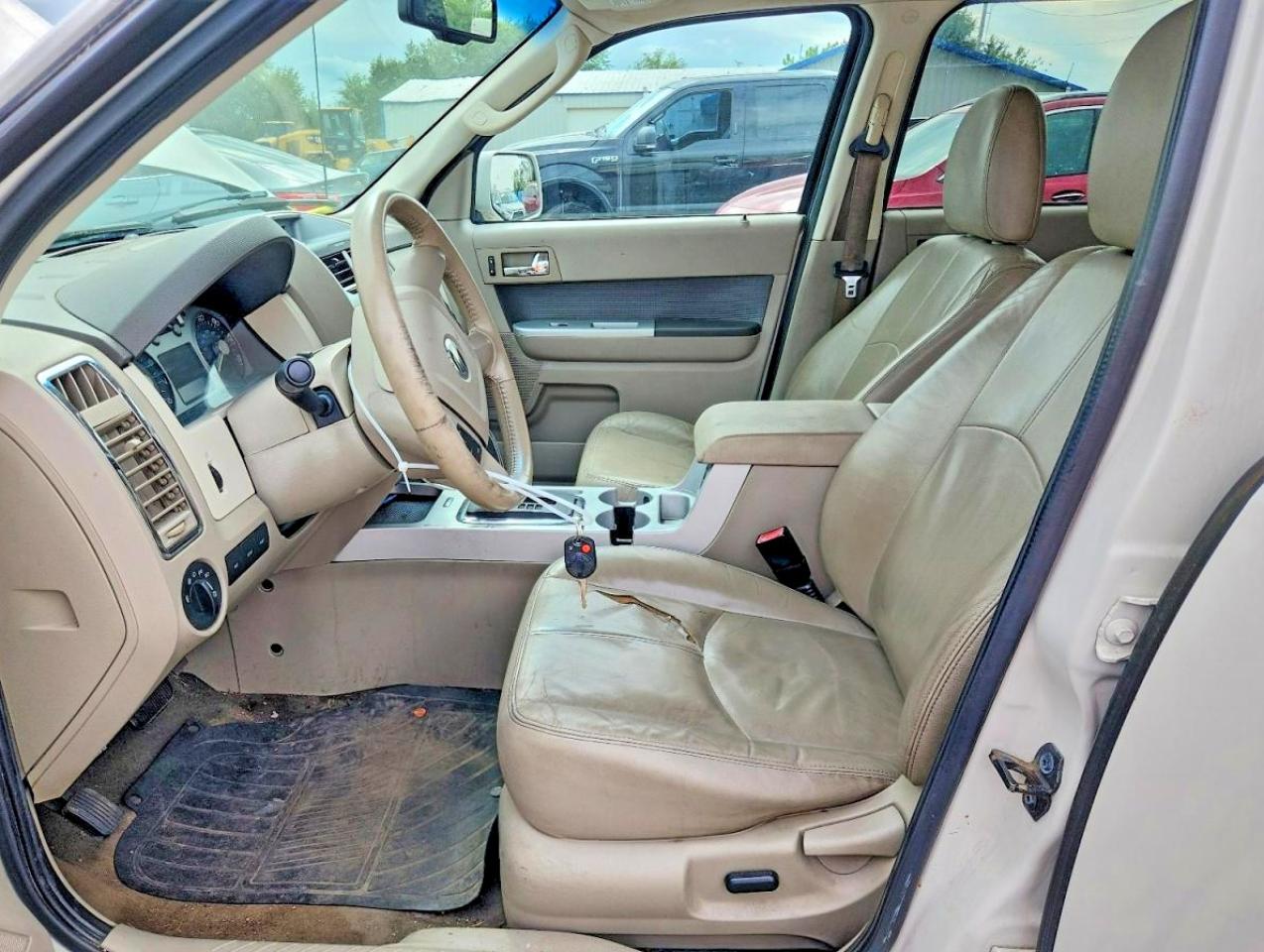 2011 Mercury Mariner Premier White vin: 4M2CN8H75BKJ02202