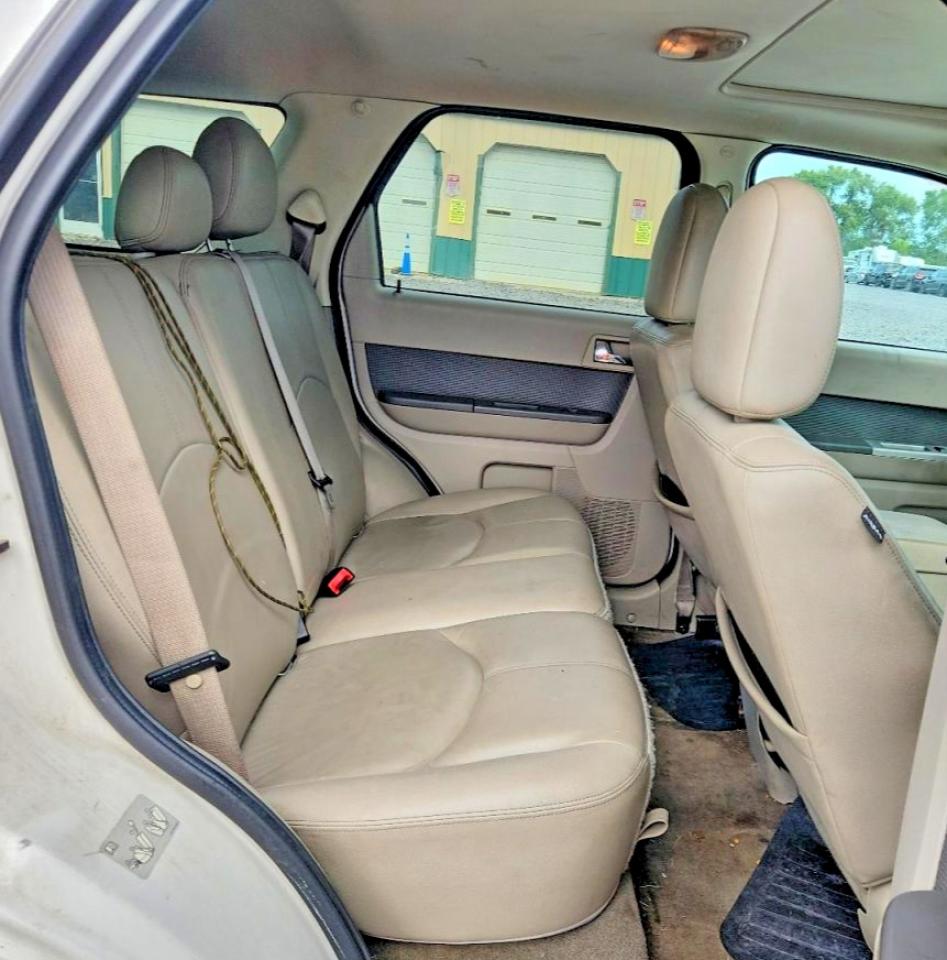 2011 Mercury Mariner Premier White vin: 4M2CN8H75BKJ02202
