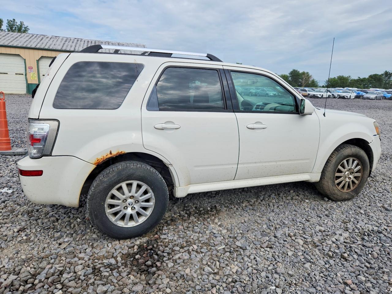 2011 Mercury Mariner Premier White vin: 4M2CN8H75BKJ02202