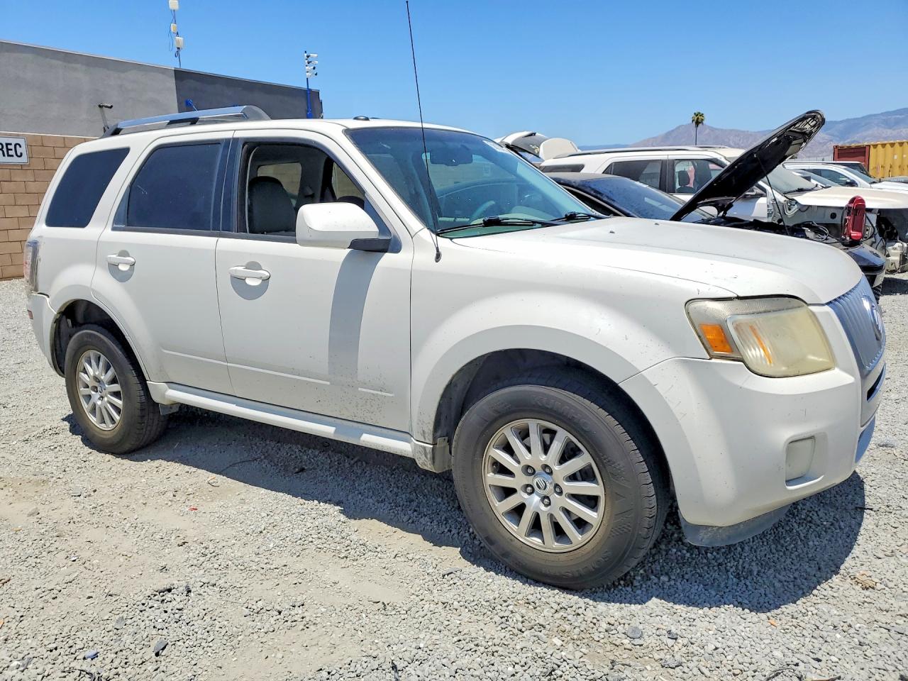 2011 Mercury Mariner Premier White vin: 4M2CN8HG8BKJ02422