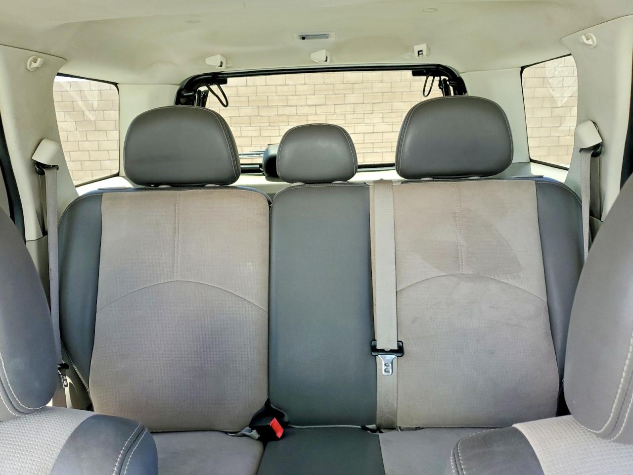 2011 Mercury Mariner Premier White vin: 4M2CN8HG8BKJ02422