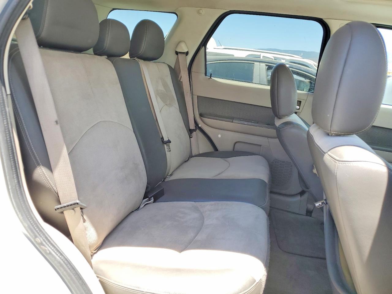 2011 Mercury Mariner Premier White vin: 4M2CN8HG8BKJ02422