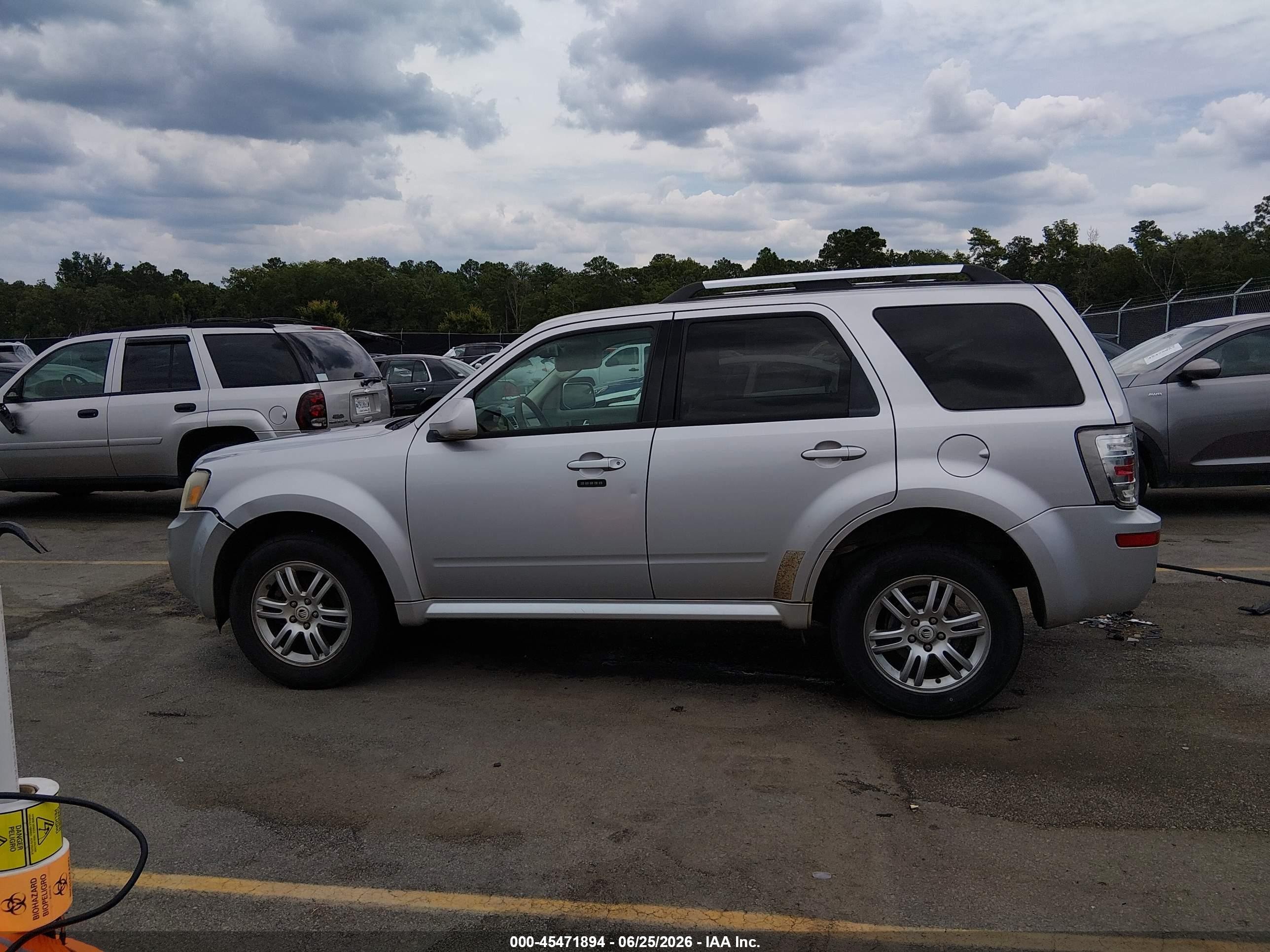 2011 Mercury Mariner Premier Silver vin: 4M2CN8HG9BKJ01859