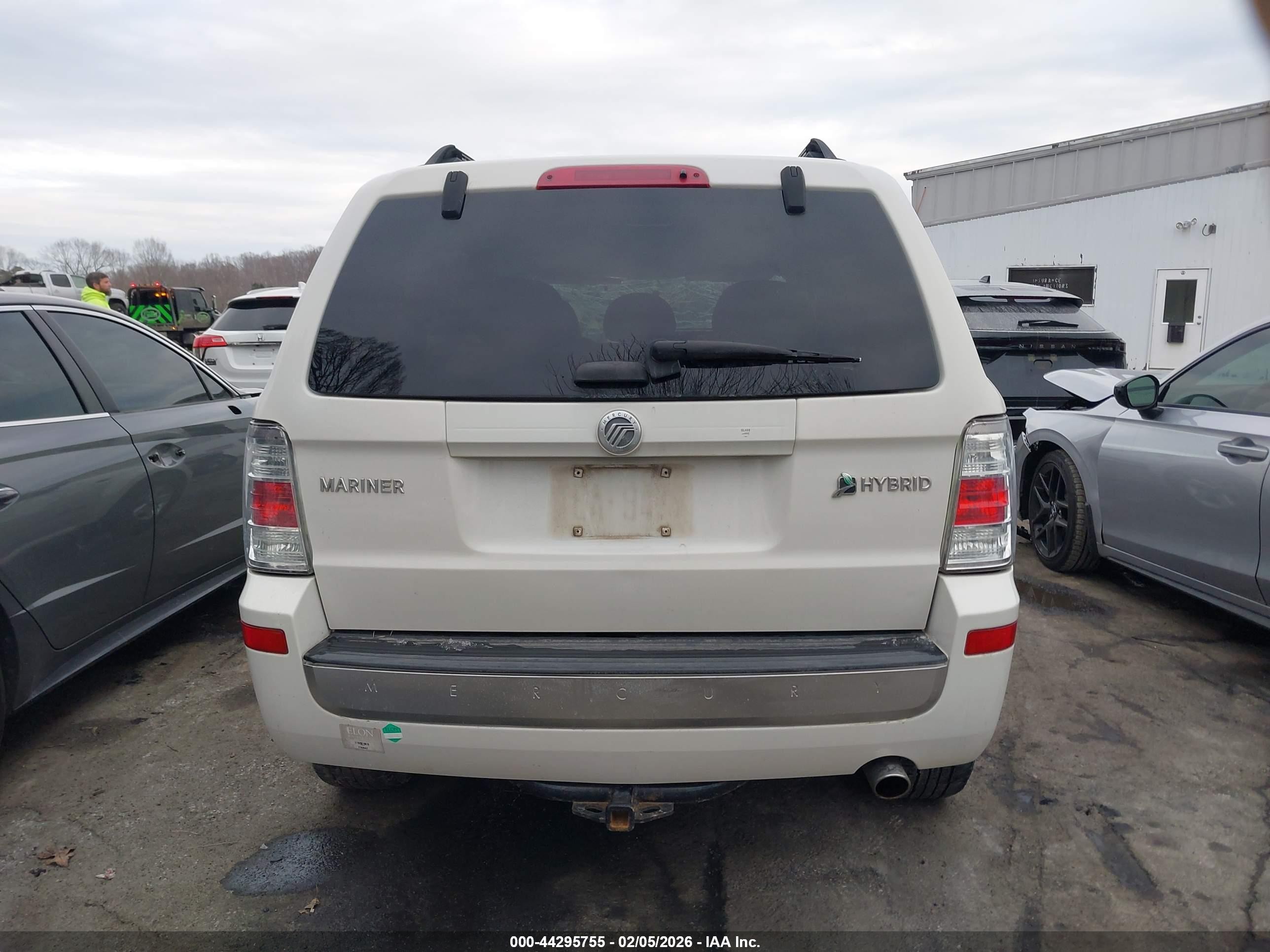 2009 Mercury Mariner Hybrid   White vin: 4M2CU29359KJ09768