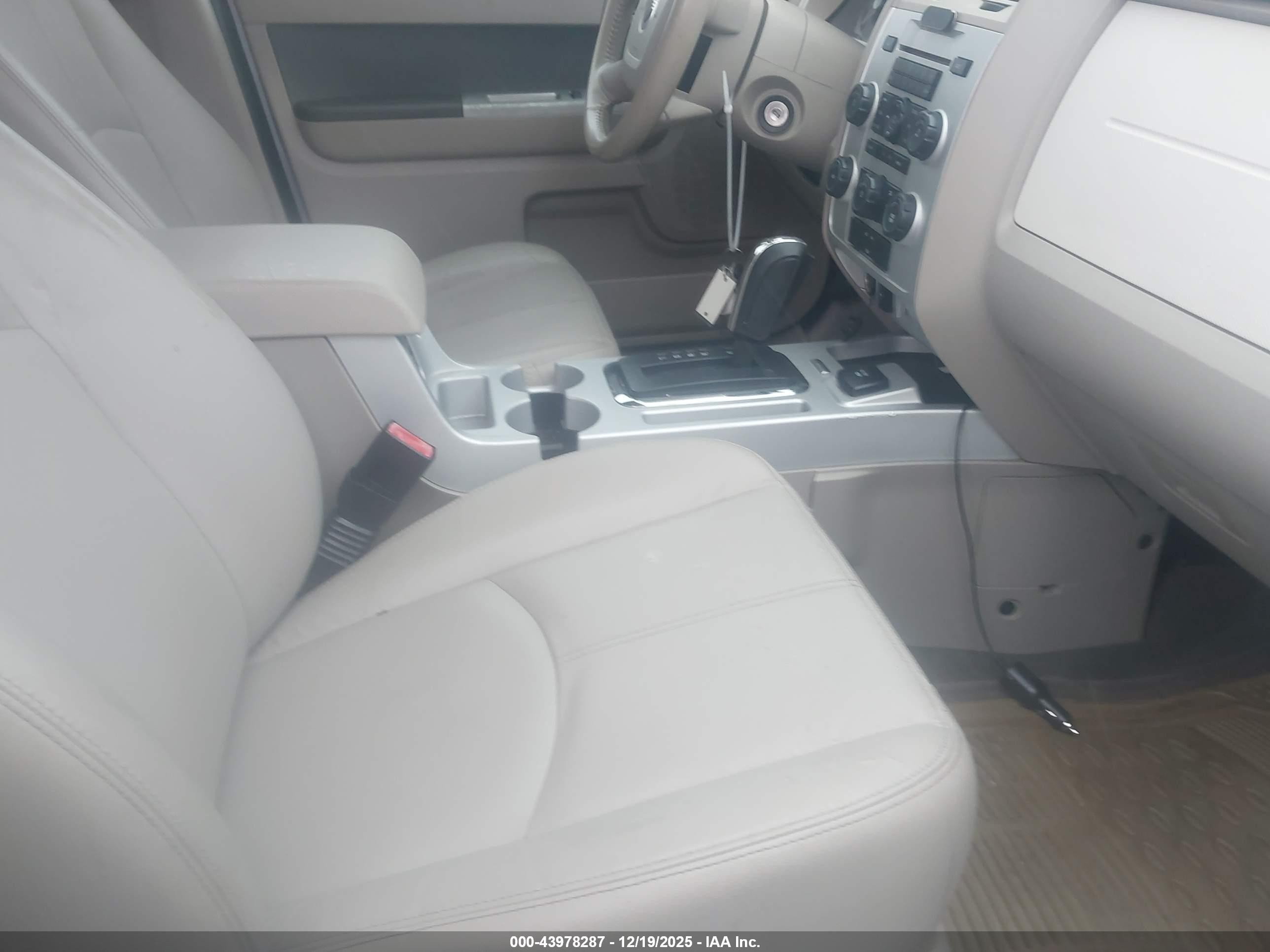 2009 Mercury Mariner Hybrid   Blue vin: 4M2CU29369KJ14879