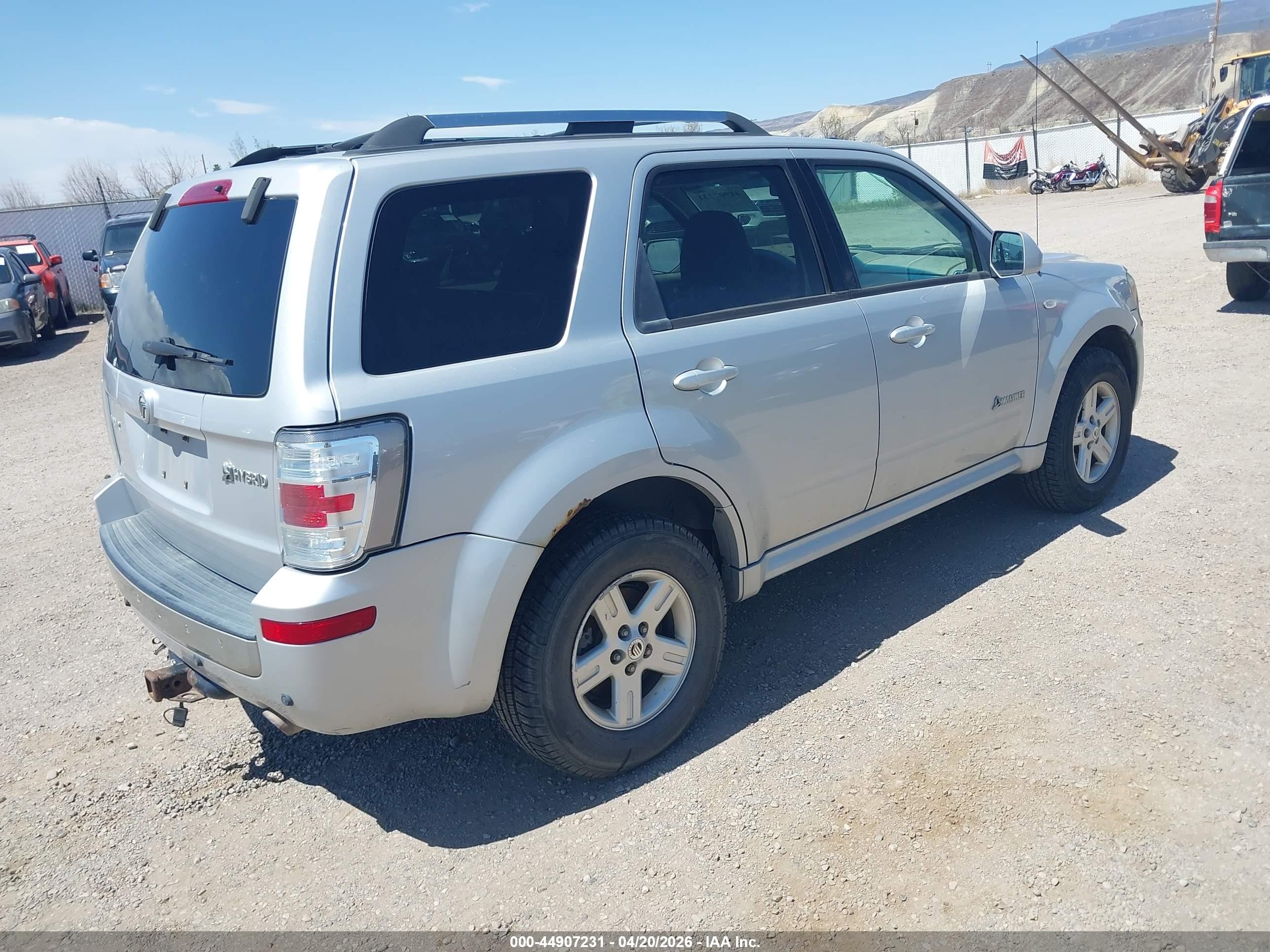 2008 Mercury Mariner Hybrid   Silver vin: 4M2CU29H28KJ09754