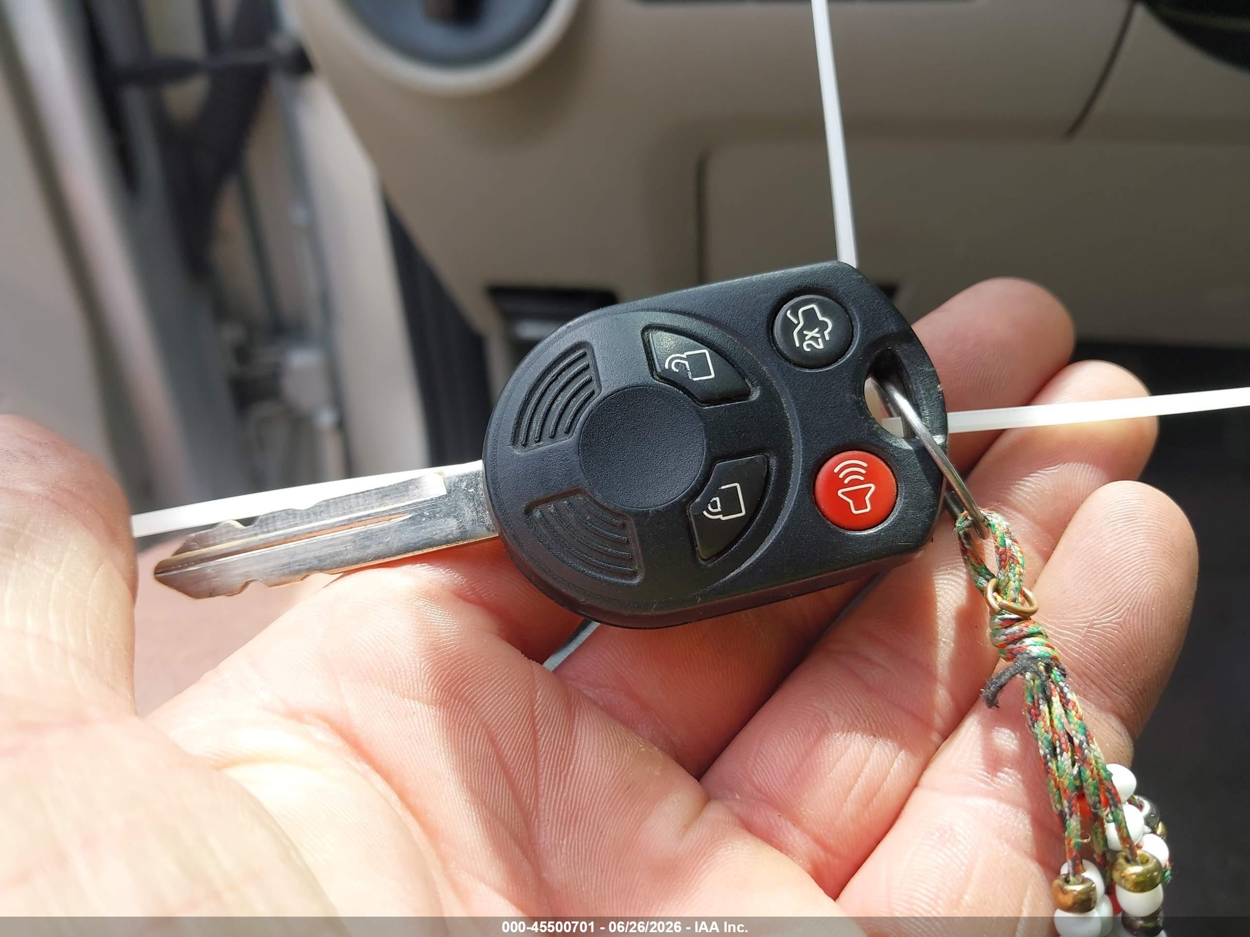 2008 Mercury Mariner Hybrid   Серебряный vin: 4M2CU29H28KJ29390