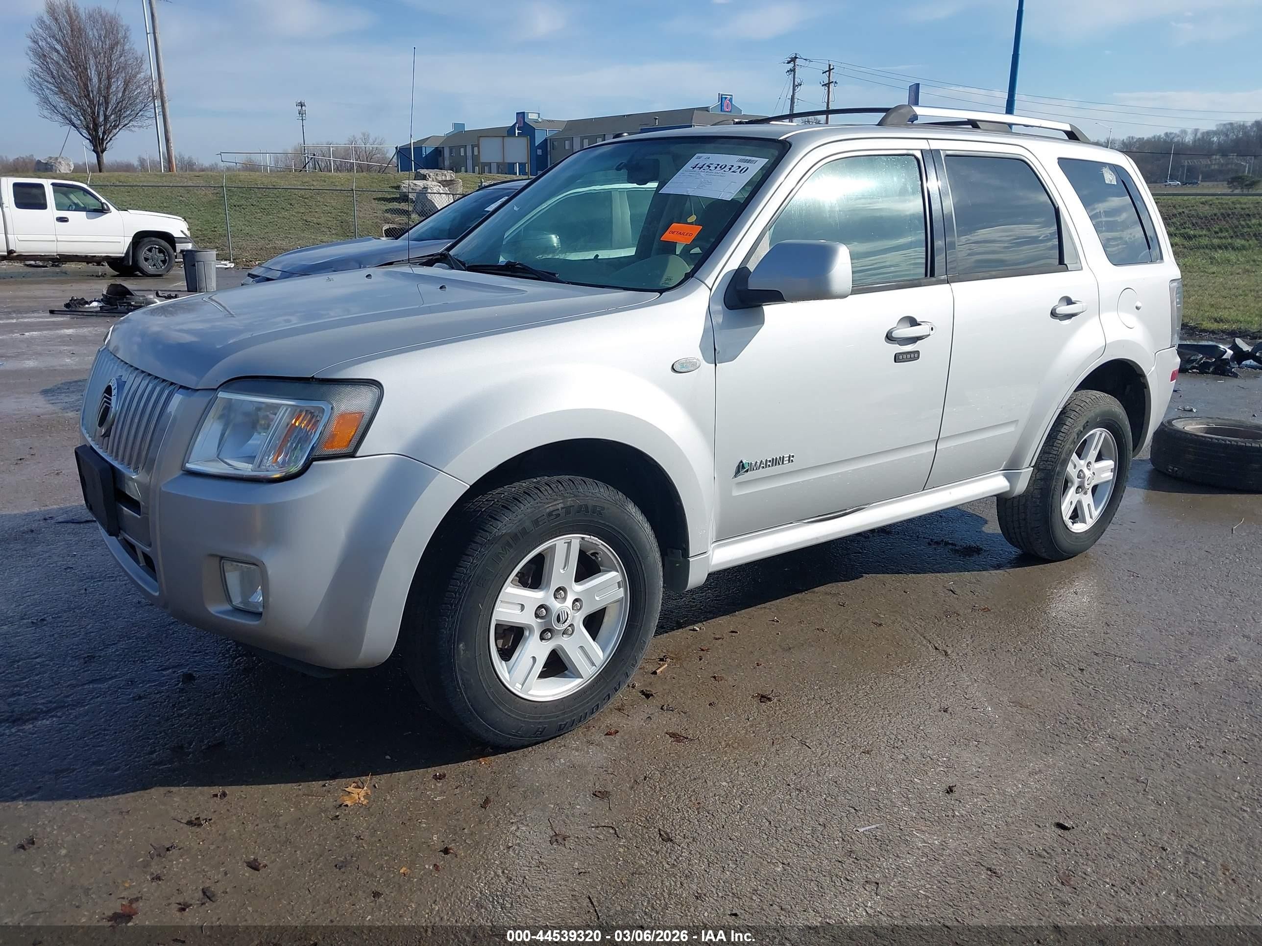 2008 Mercury Mariner Hybrid   Silver vin: 4M2CU29H88KJ37395