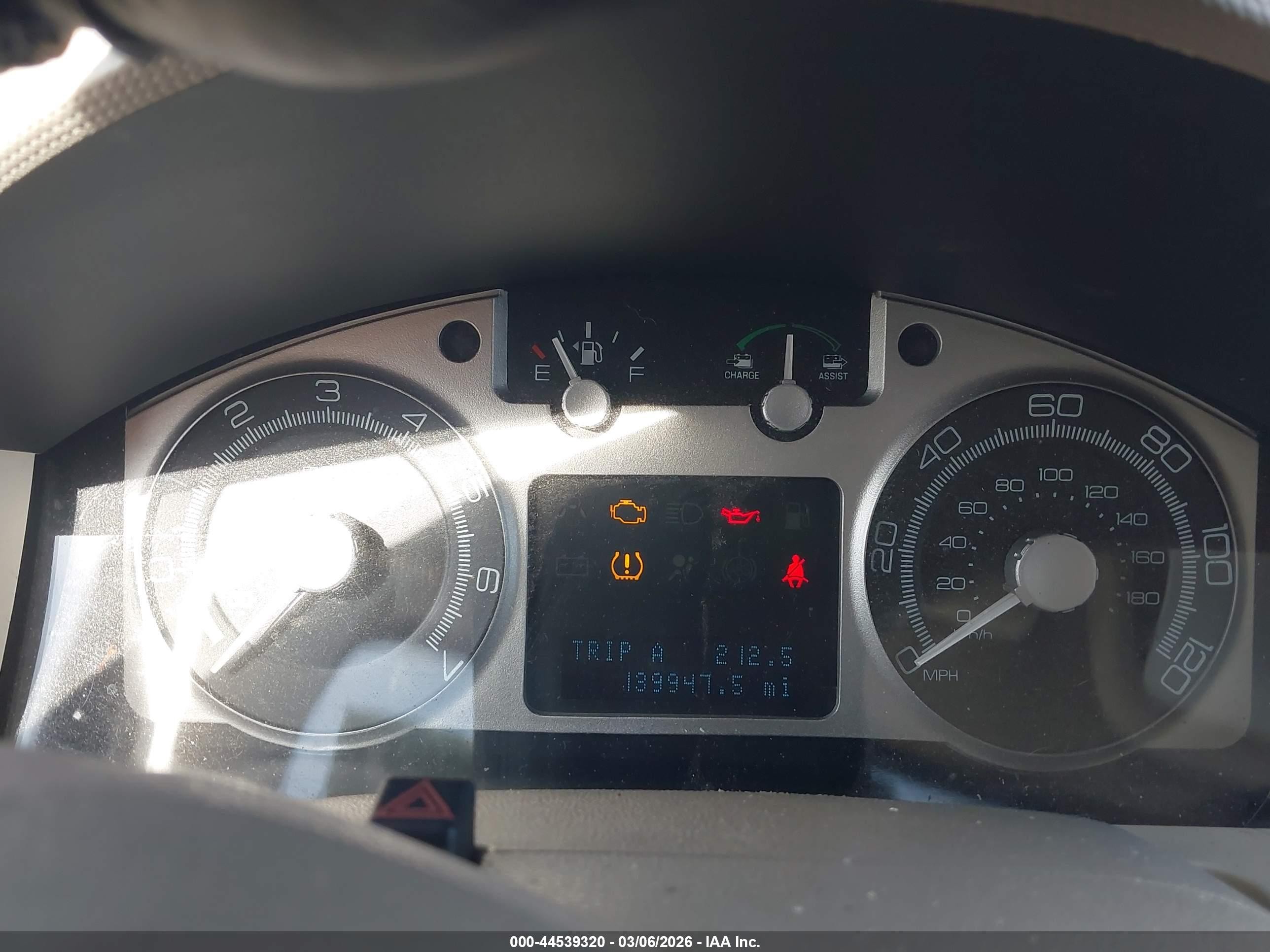 2008 Mercury Mariner Hybrid   Silver vin: 4M2CU29H88KJ37395