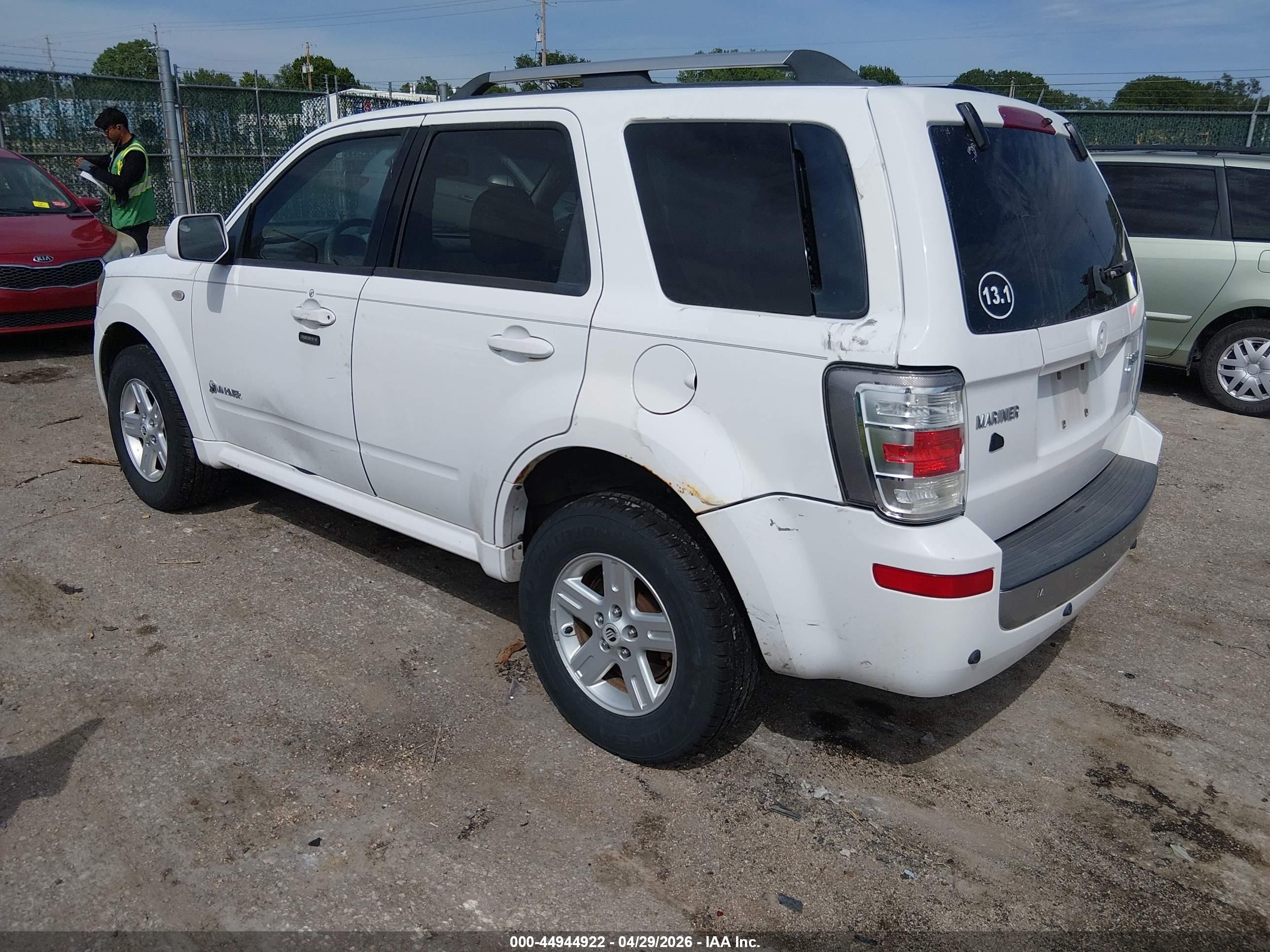 2008 Mercury Mariner Hybrid   White vin: 4M2CU29H88KJ51572