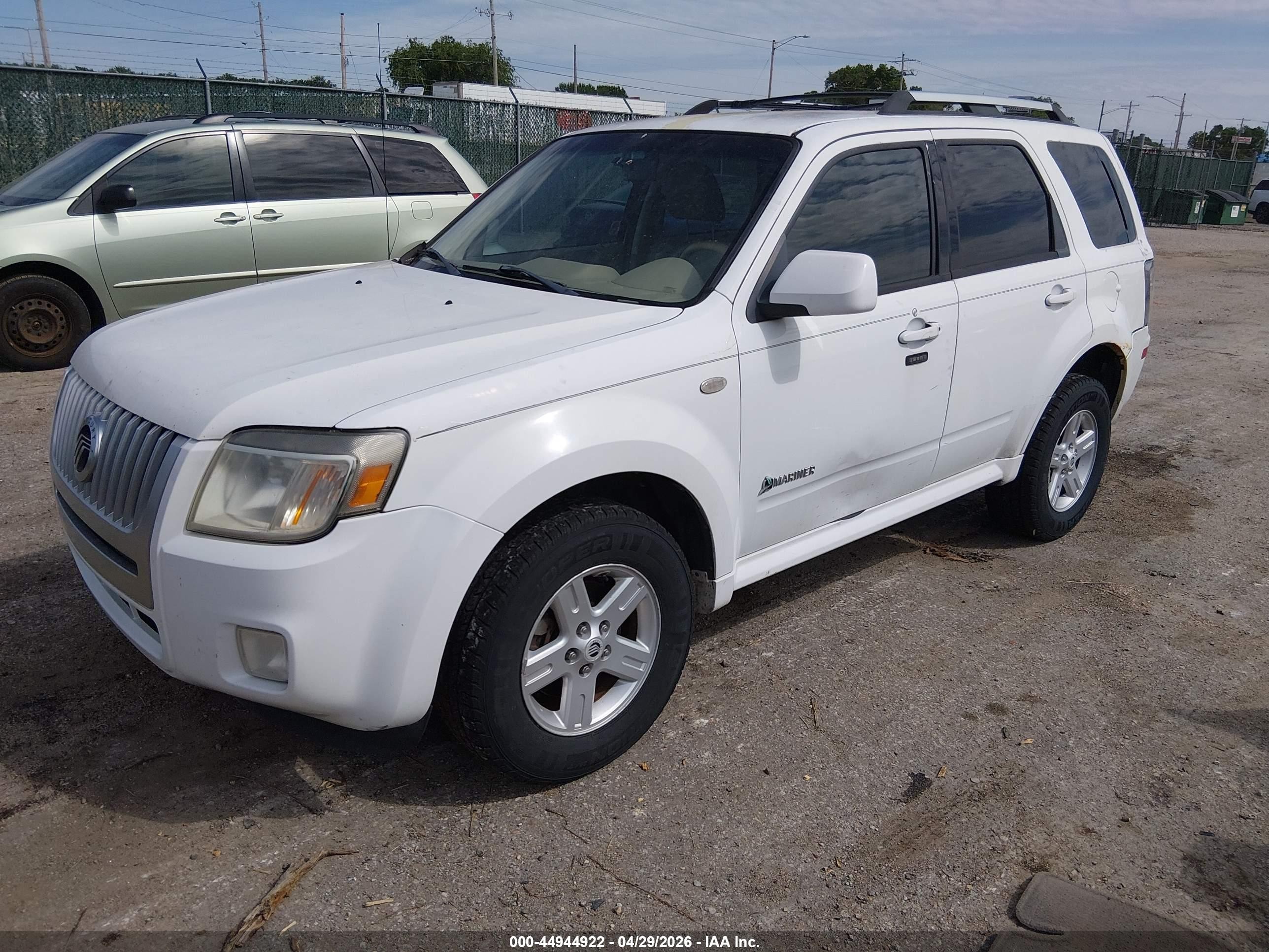 2008 Mercury Mariner Hybrid   White vin: 4M2CU29H88KJ51572