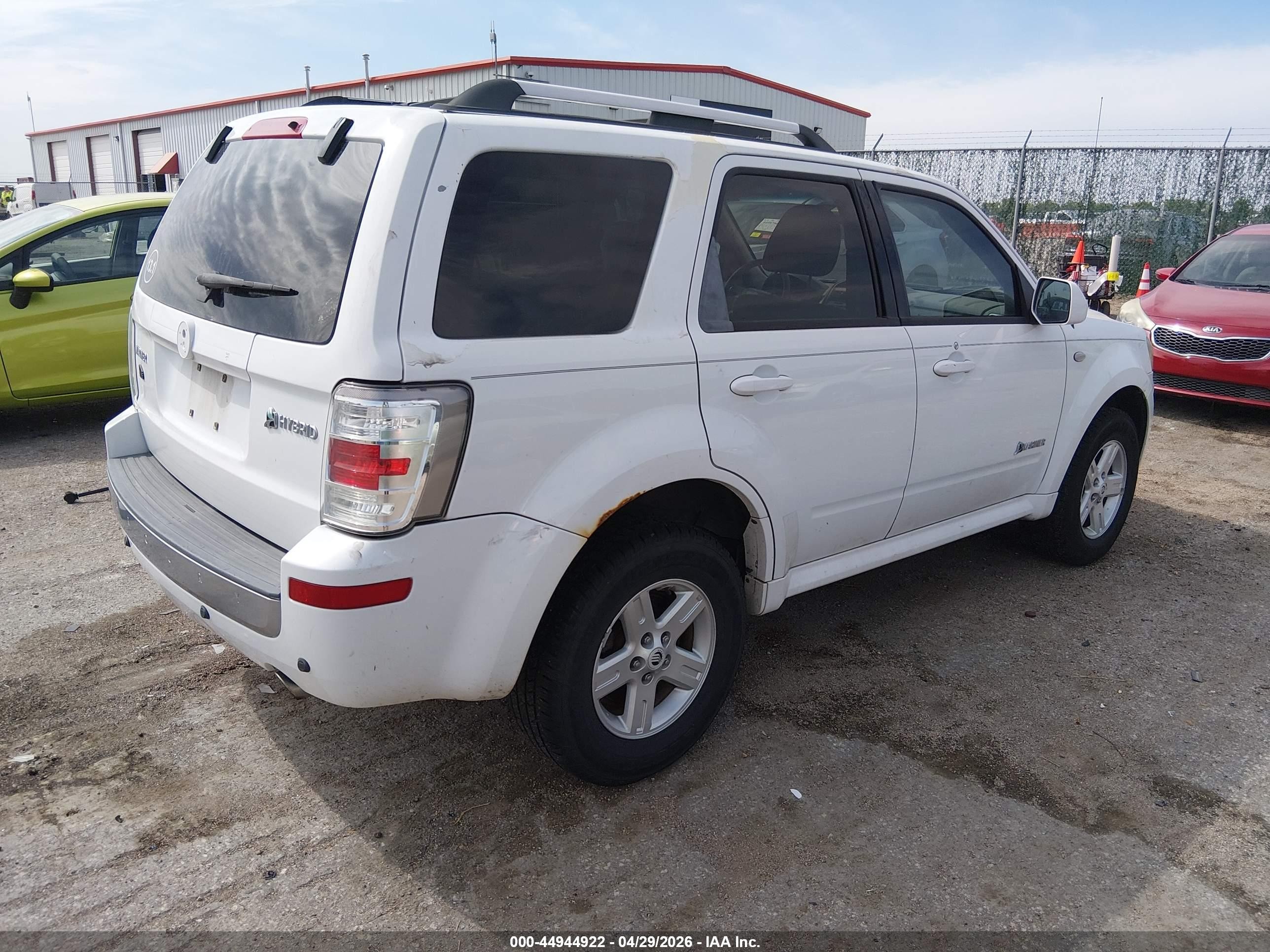 2008 Mercury Mariner Hybrid   White vin: 4M2CU29H88KJ51572