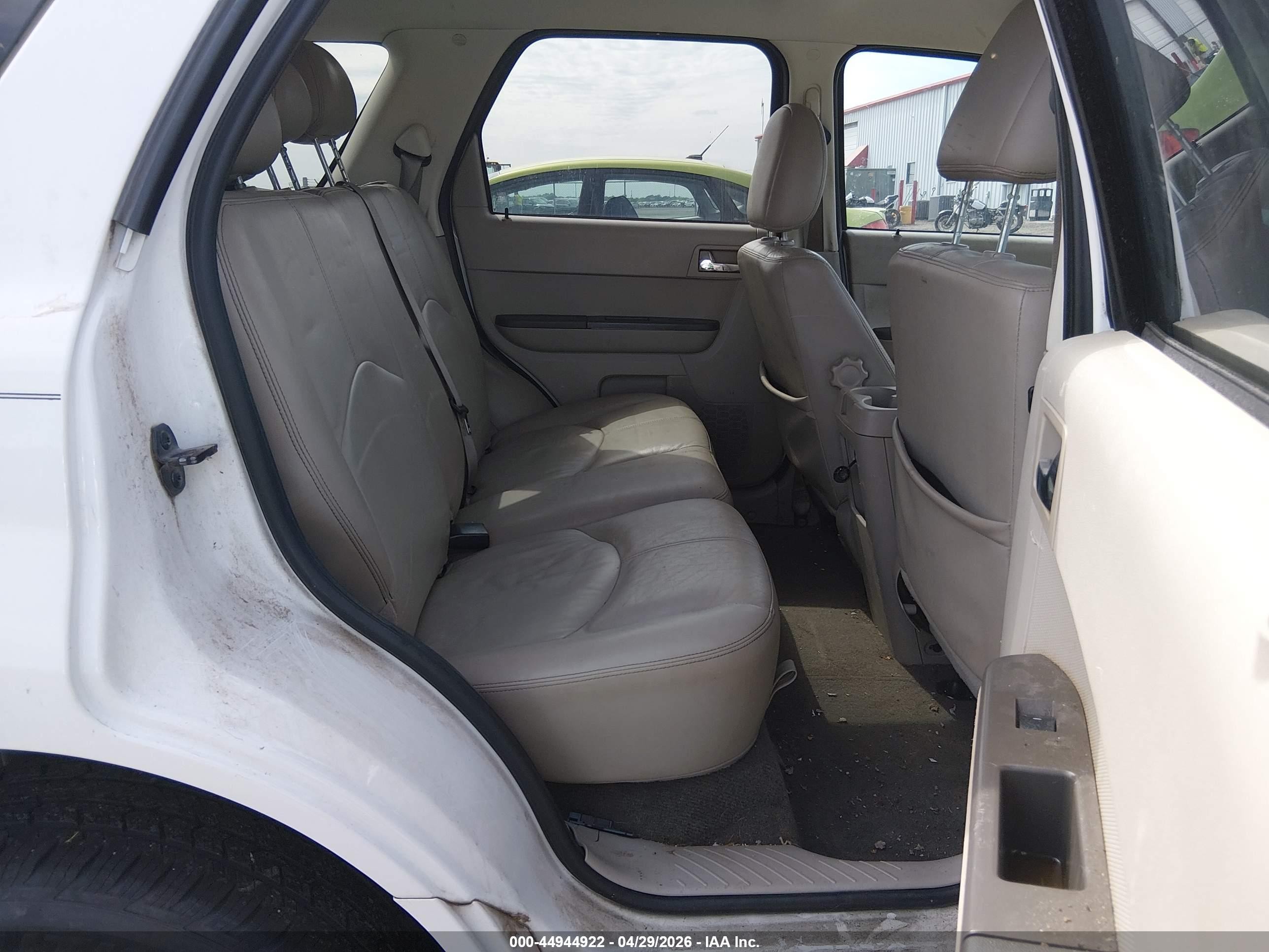 2008 Mercury Mariner Hybrid   White vin: 4M2CU29H88KJ51572