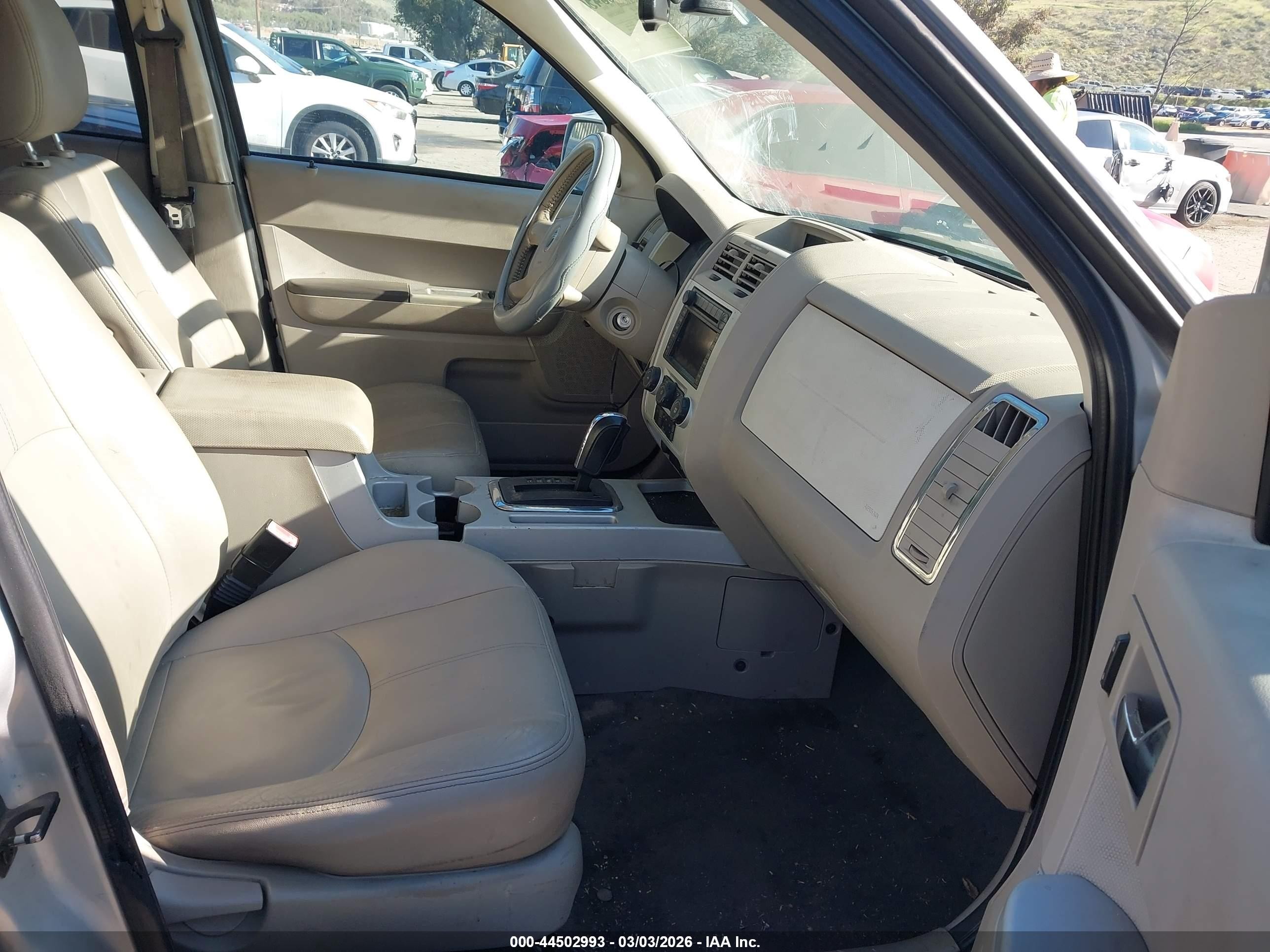 2008 Mercury Mariner Hybrid   Silver vin: 4M2CU29HX8KJ00994