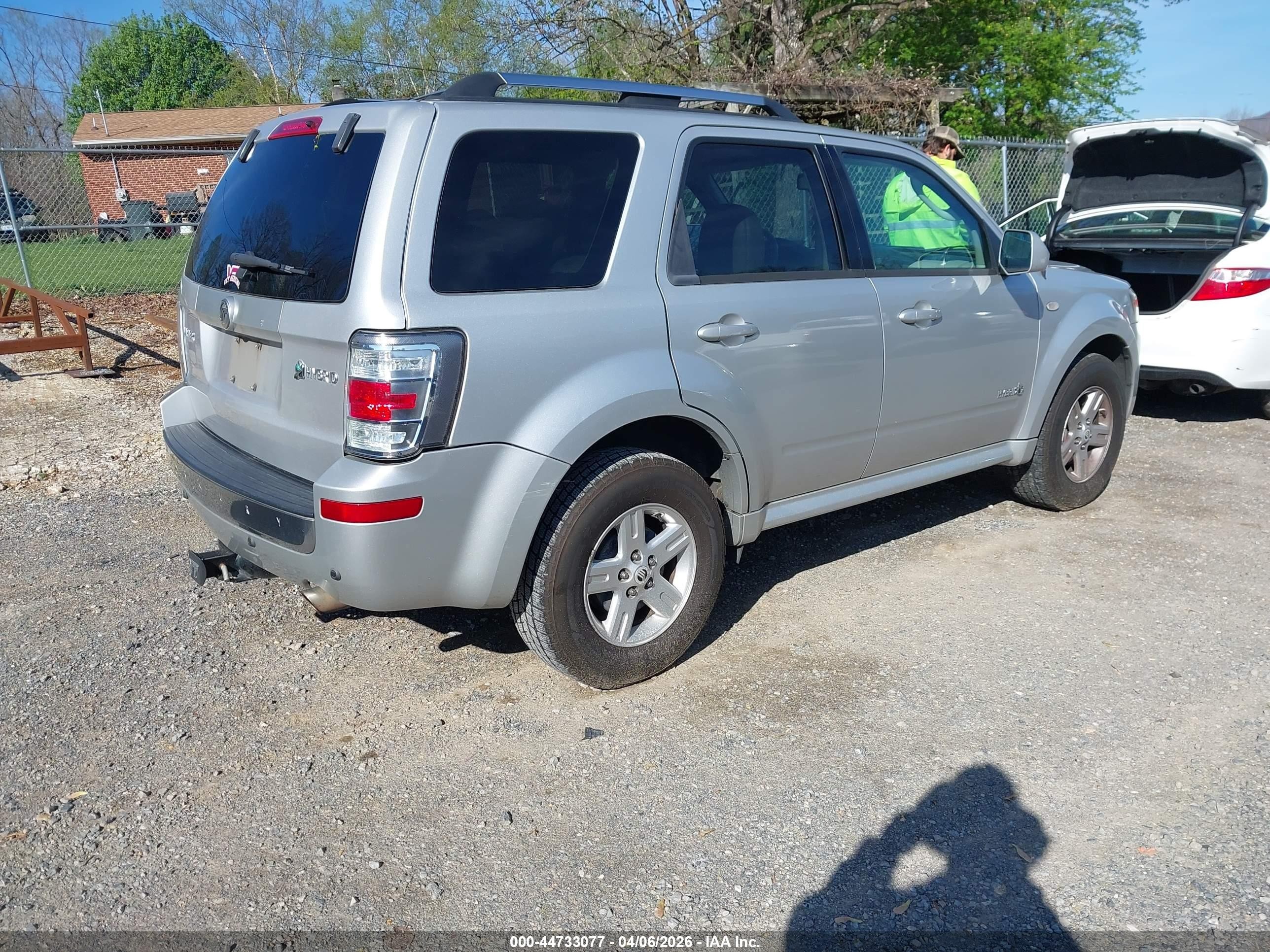 2009 Mercury Mariner Hybrid   Silver vin: 4M2CU39369KJ09851