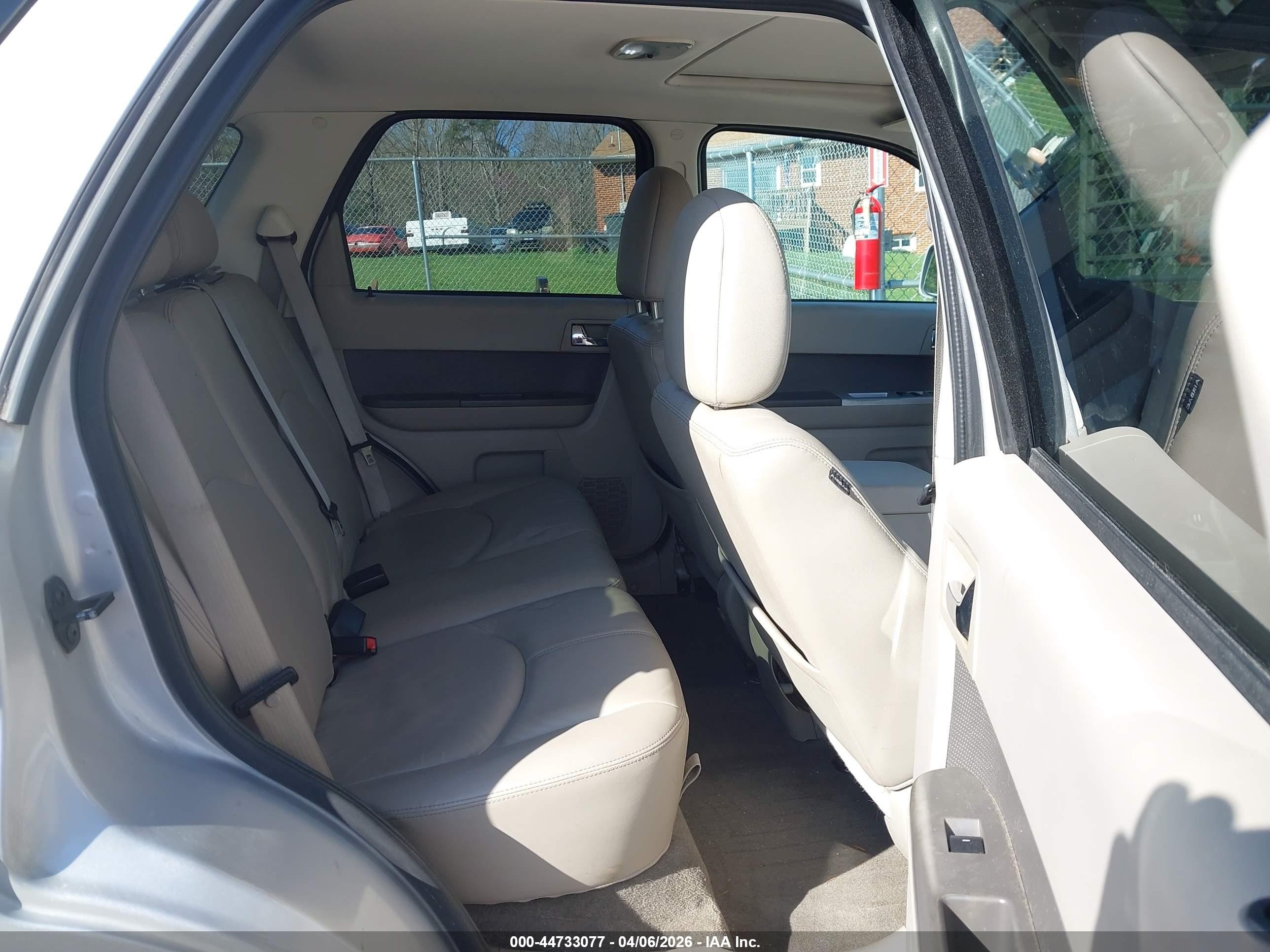 2009 Mercury Mariner Hybrid   Silver vin: 4M2CU39369KJ09851