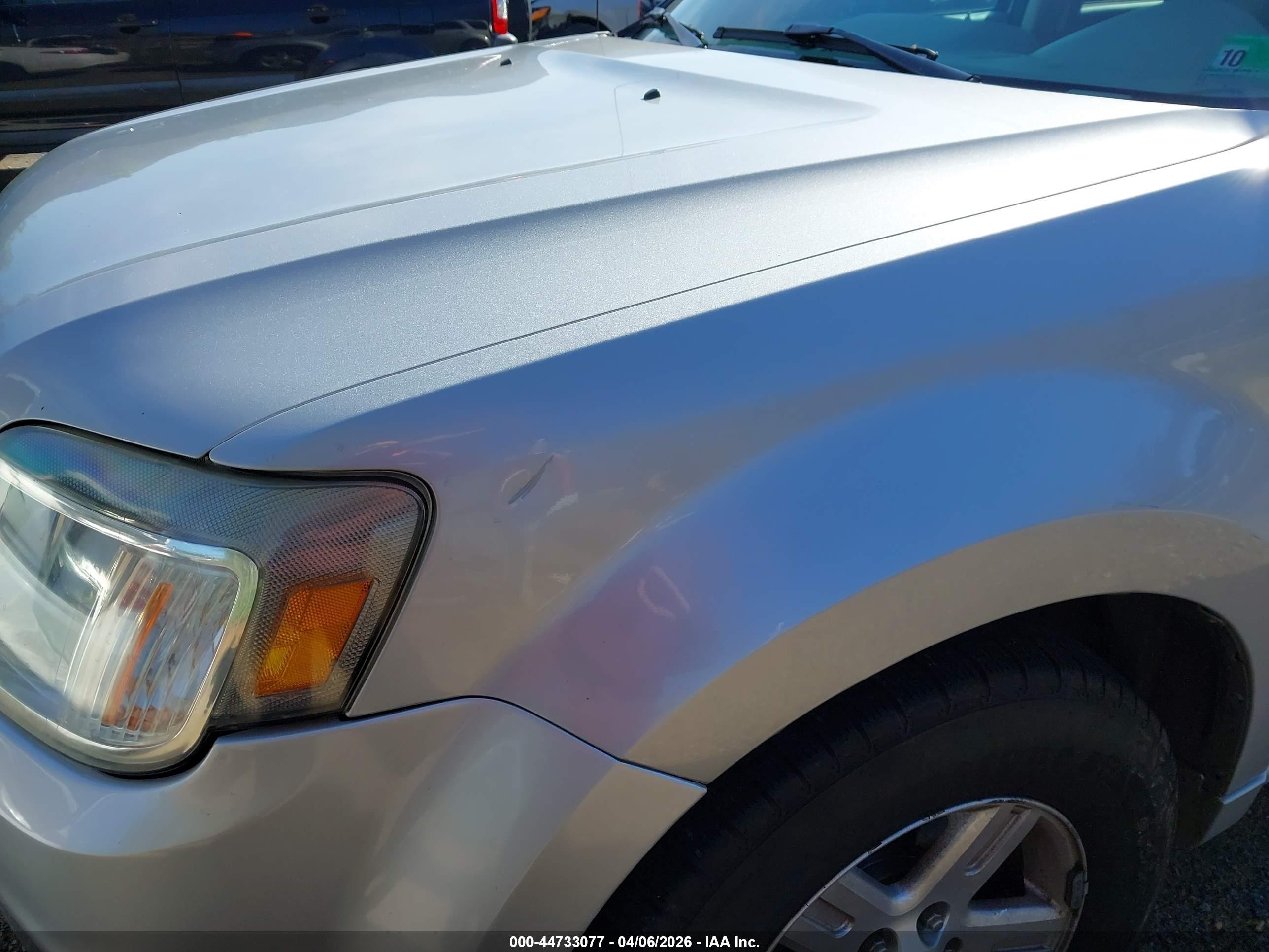 2009 Mercury Mariner Hybrid   Silver vin: 4M2CU39369KJ09851
