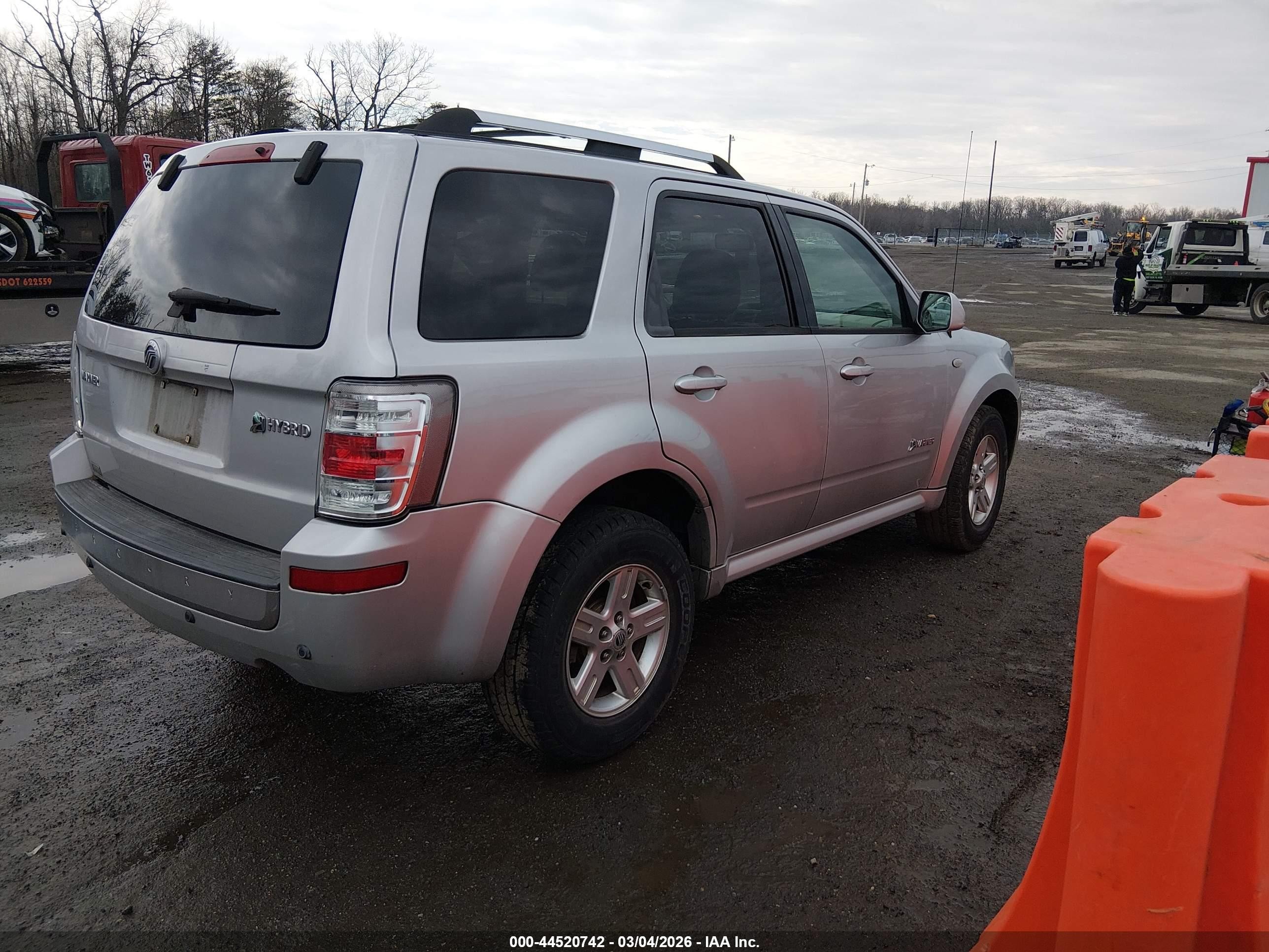 2008 Mercury Mariner Hybrid   Silver vin: 4M2CU39H18KJ31783