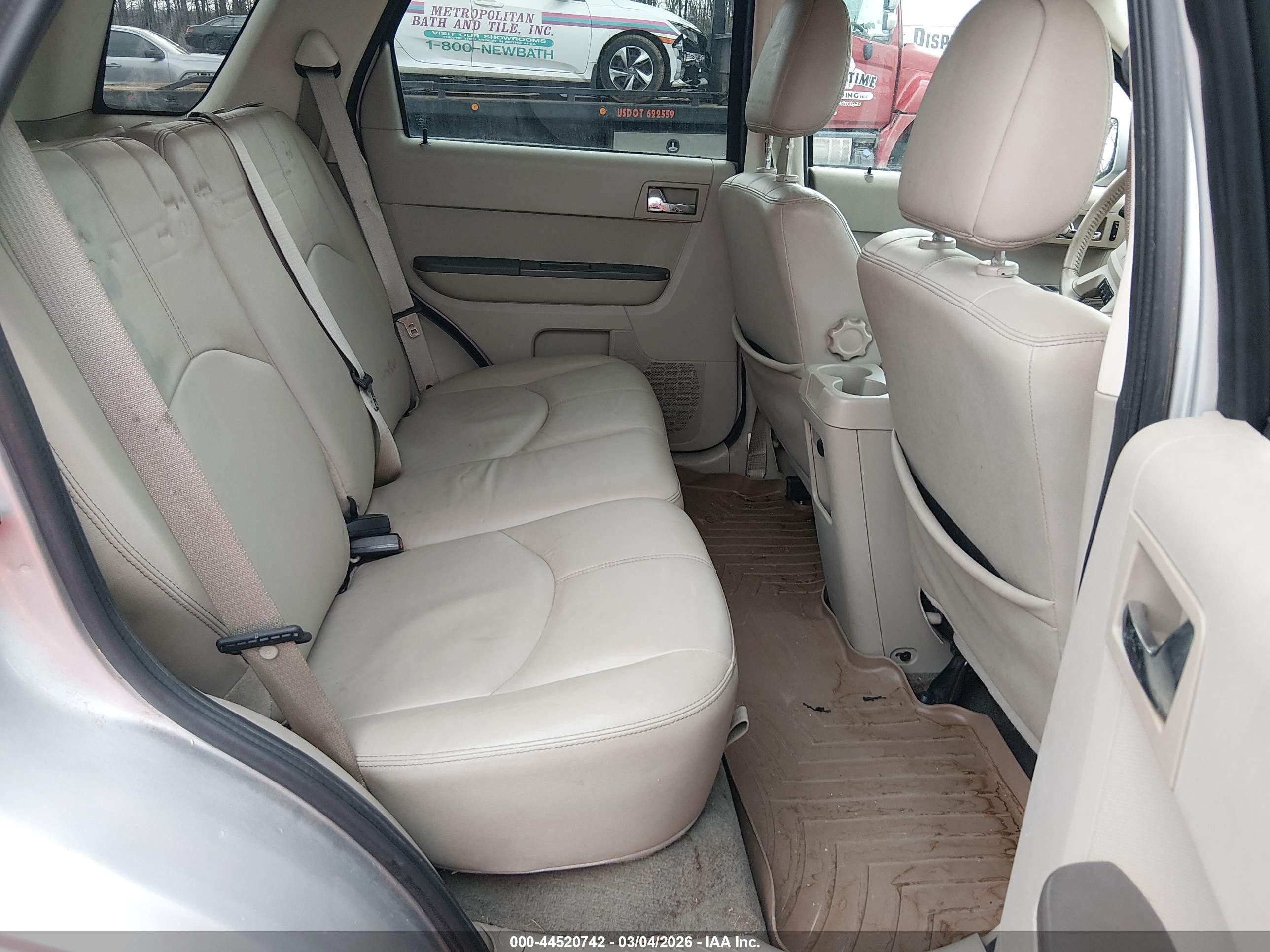 2008 Mercury Mariner Hybrid   Silver vin: 4M2CU39H18KJ31783