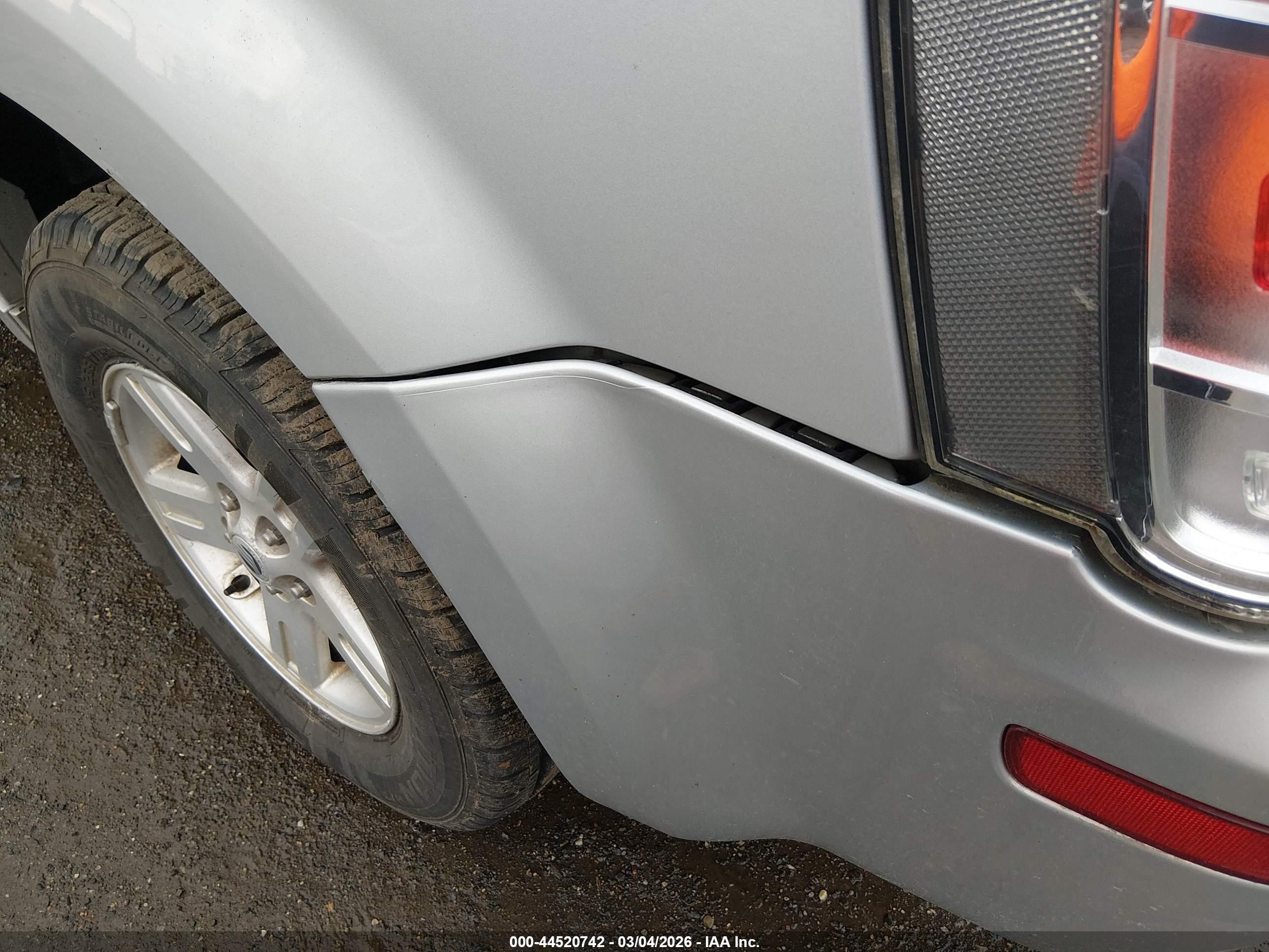 2008 Mercury Mariner Hybrid   Silver vin: 4M2CU39H18KJ31783