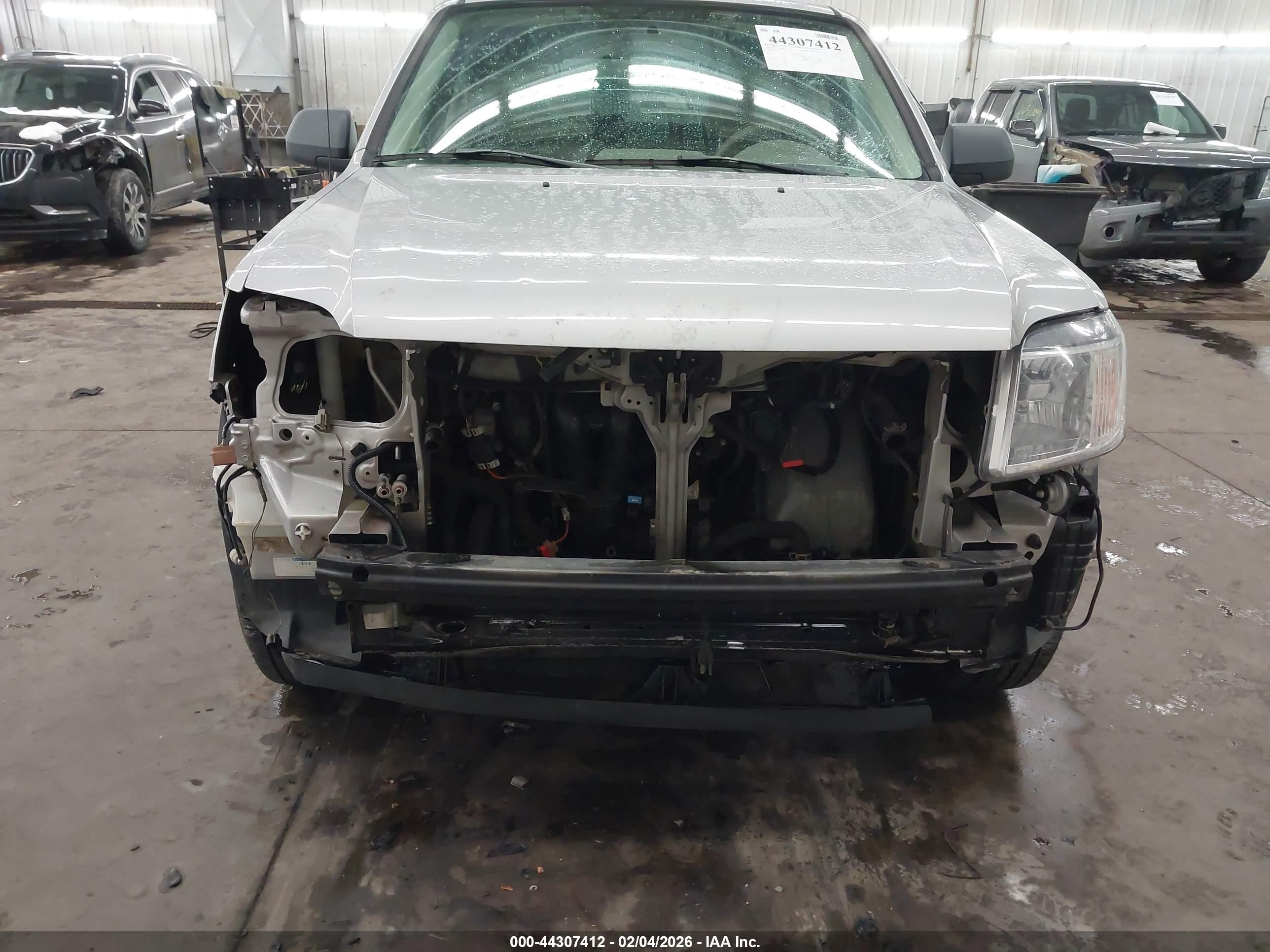 2008 Mercury Mariner Hybrid   Silver vin: 4M2CU39H78KJ07312