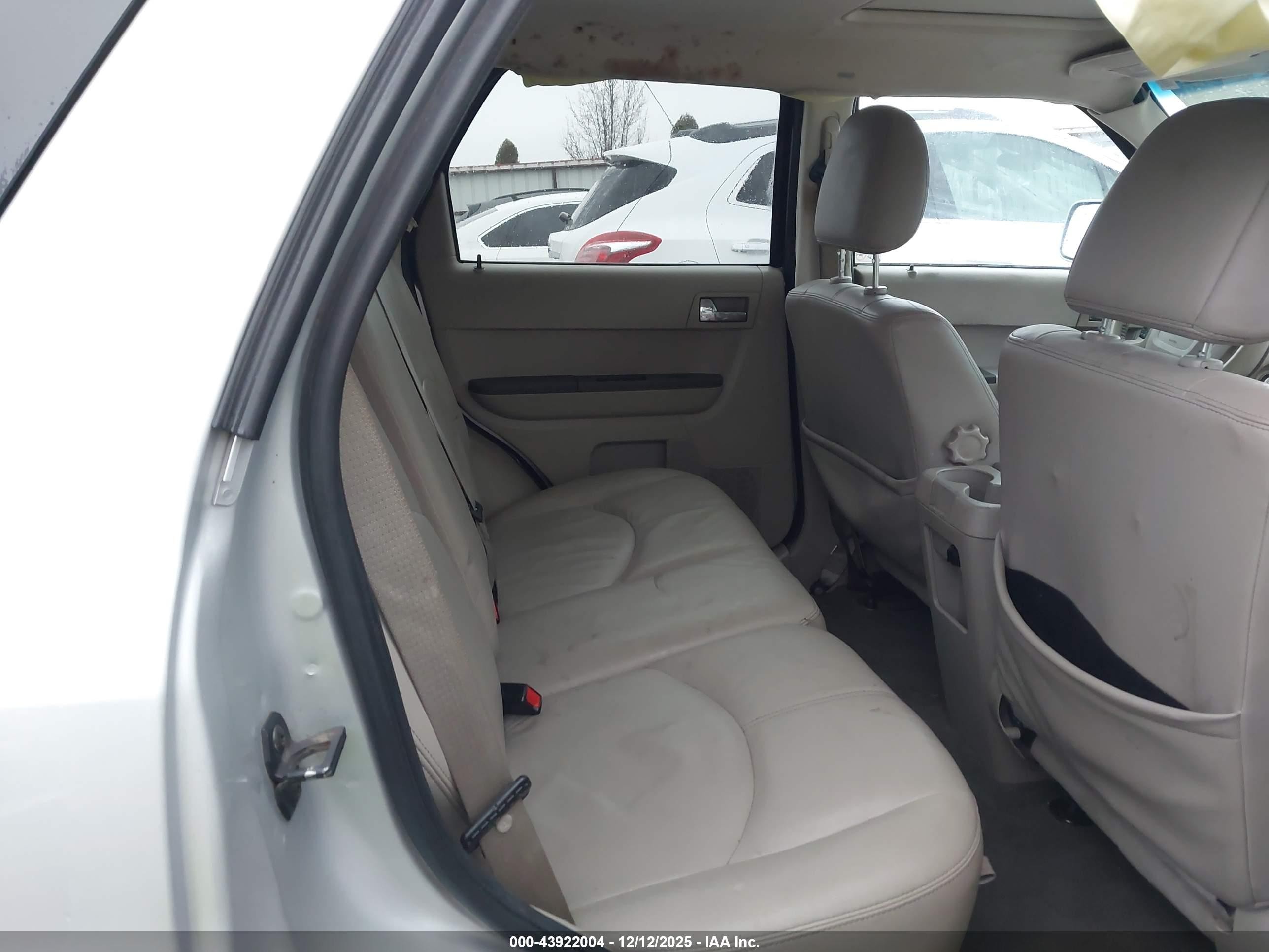 2008 Mercury Mariner Hybrid   Silver vin: 4M2CU39HX8KJ21950