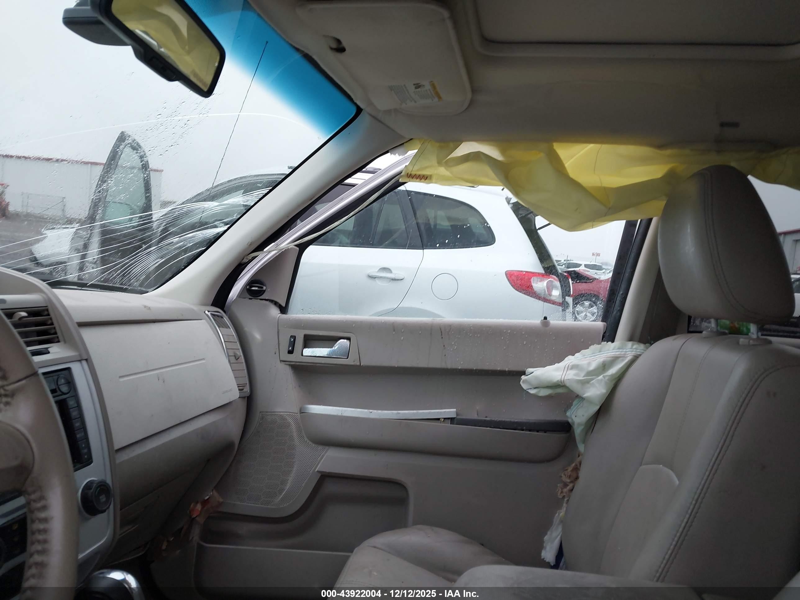 2008 Mercury Mariner Hybrid   Silver vin: 4M2CU39HX8KJ21950