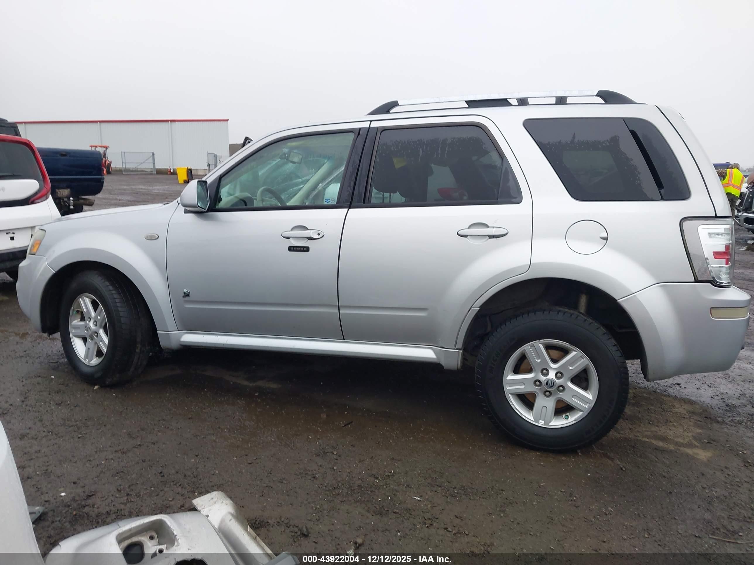 2008 Mercury Mariner Hybrid   Silver vin: 4M2CU39HX8KJ21950