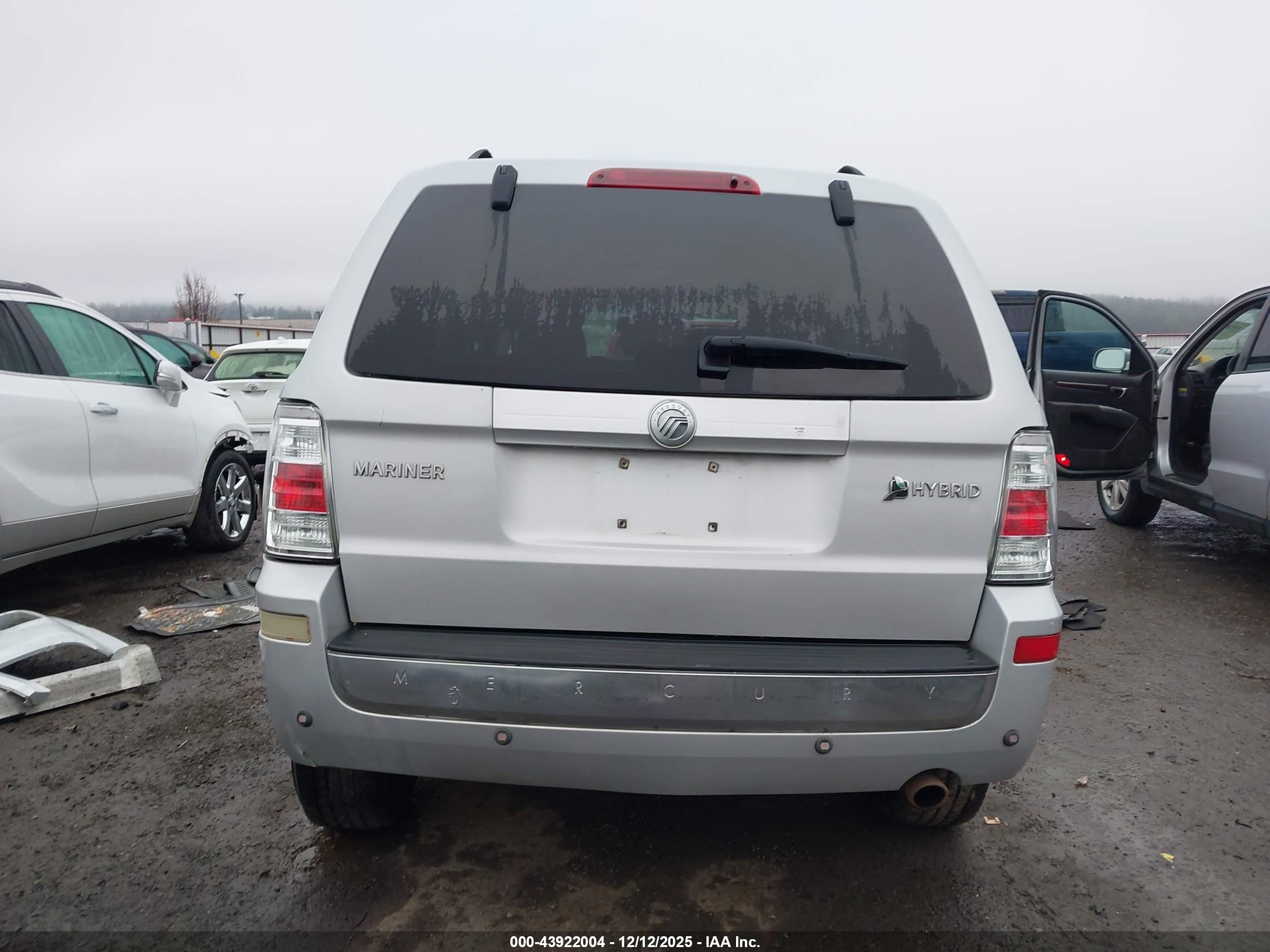 2008 Mercury Mariner Hybrid   Silver vin: 4M2CU39HX8KJ21950
