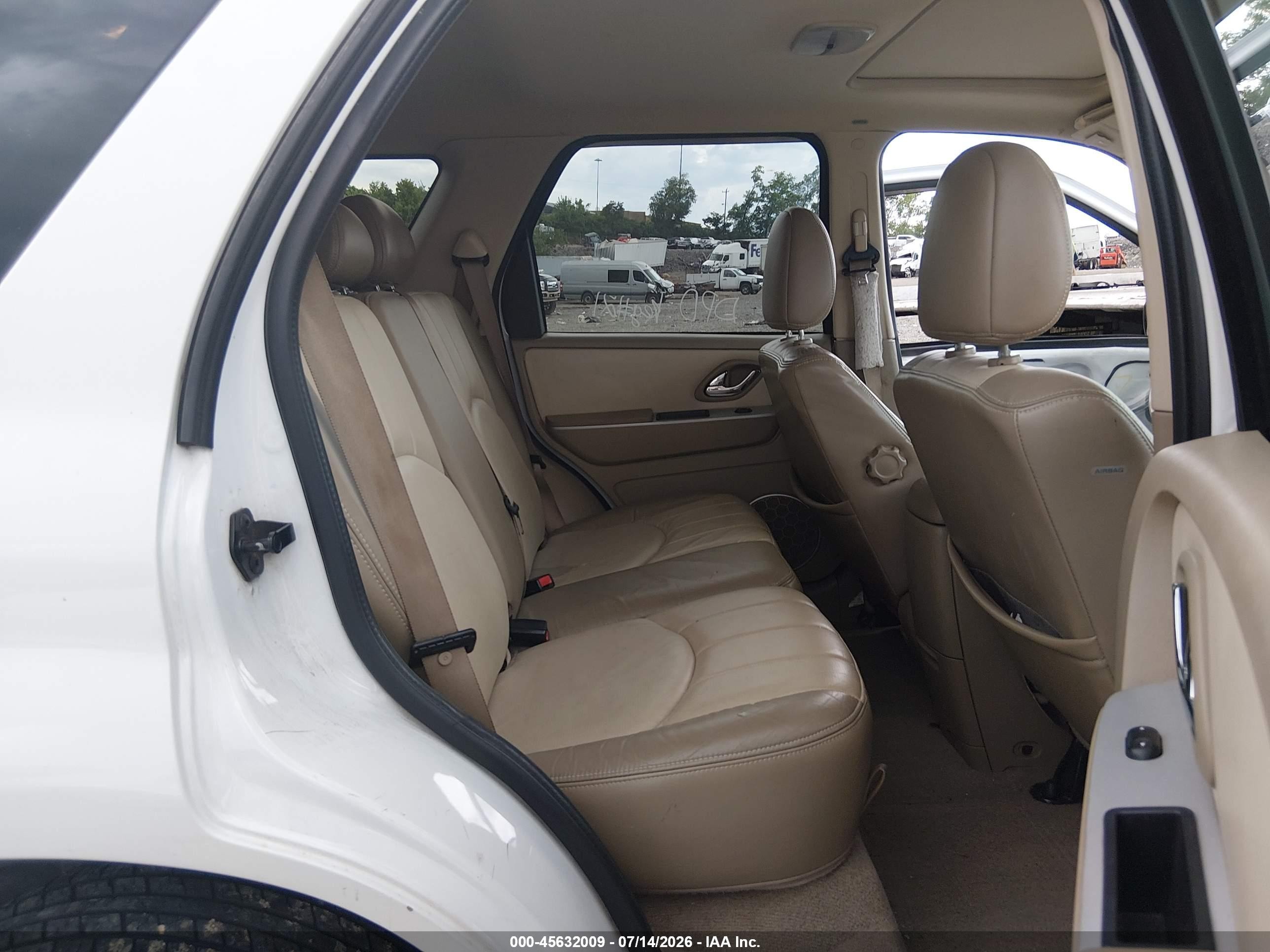 2005 Mercury Mariner Luxury/premier White vin: 4M2CU56115DJ21130