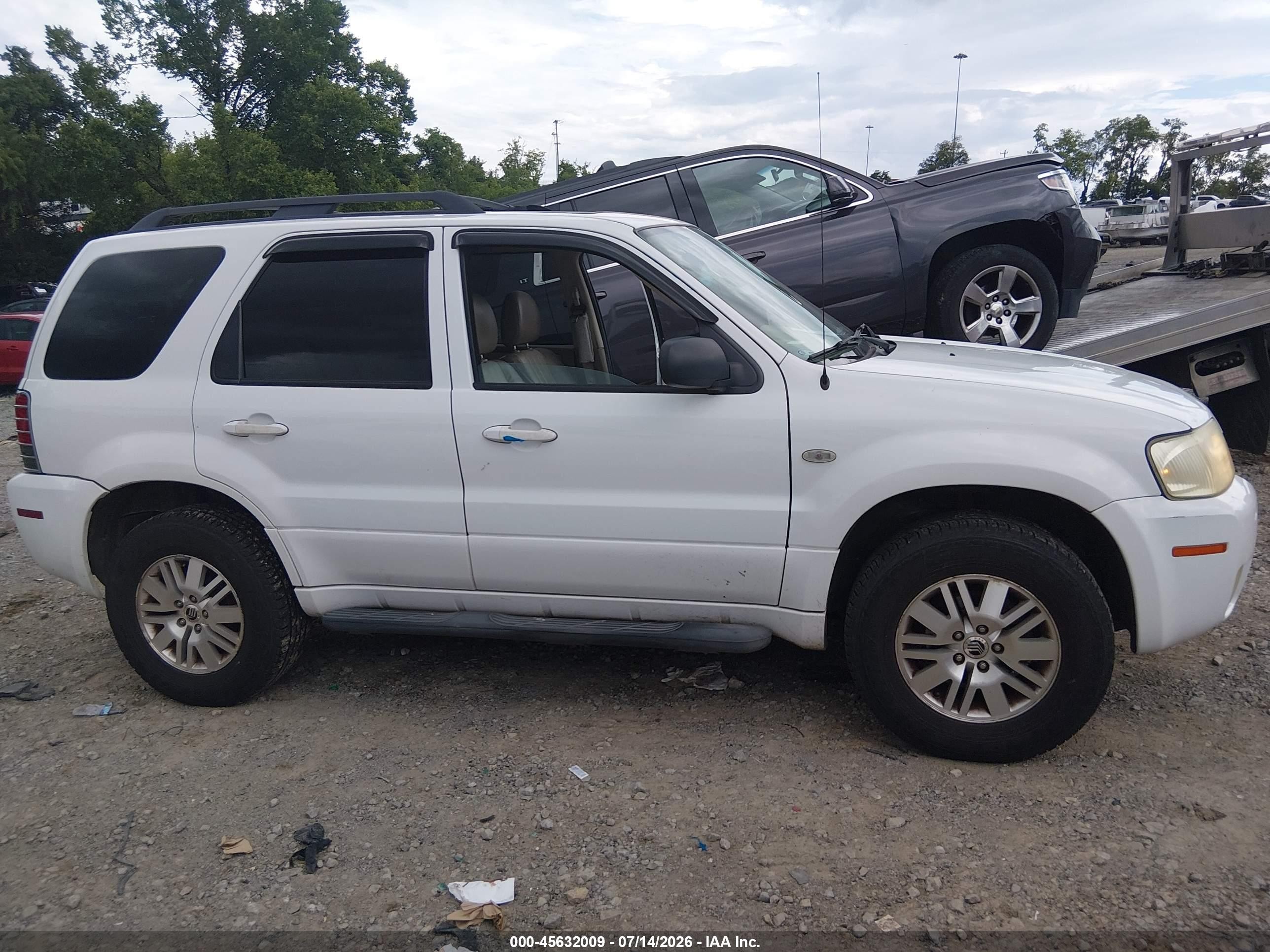2005 Mercury Mariner Luxury/premier White vin: 4M2CU56115DJ21130