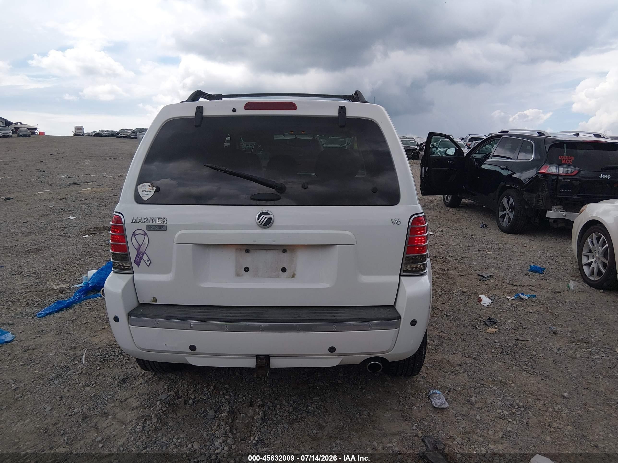 2005 Mercury Mariner Luxury/premier White vin: 4M2CU56115DJ21130