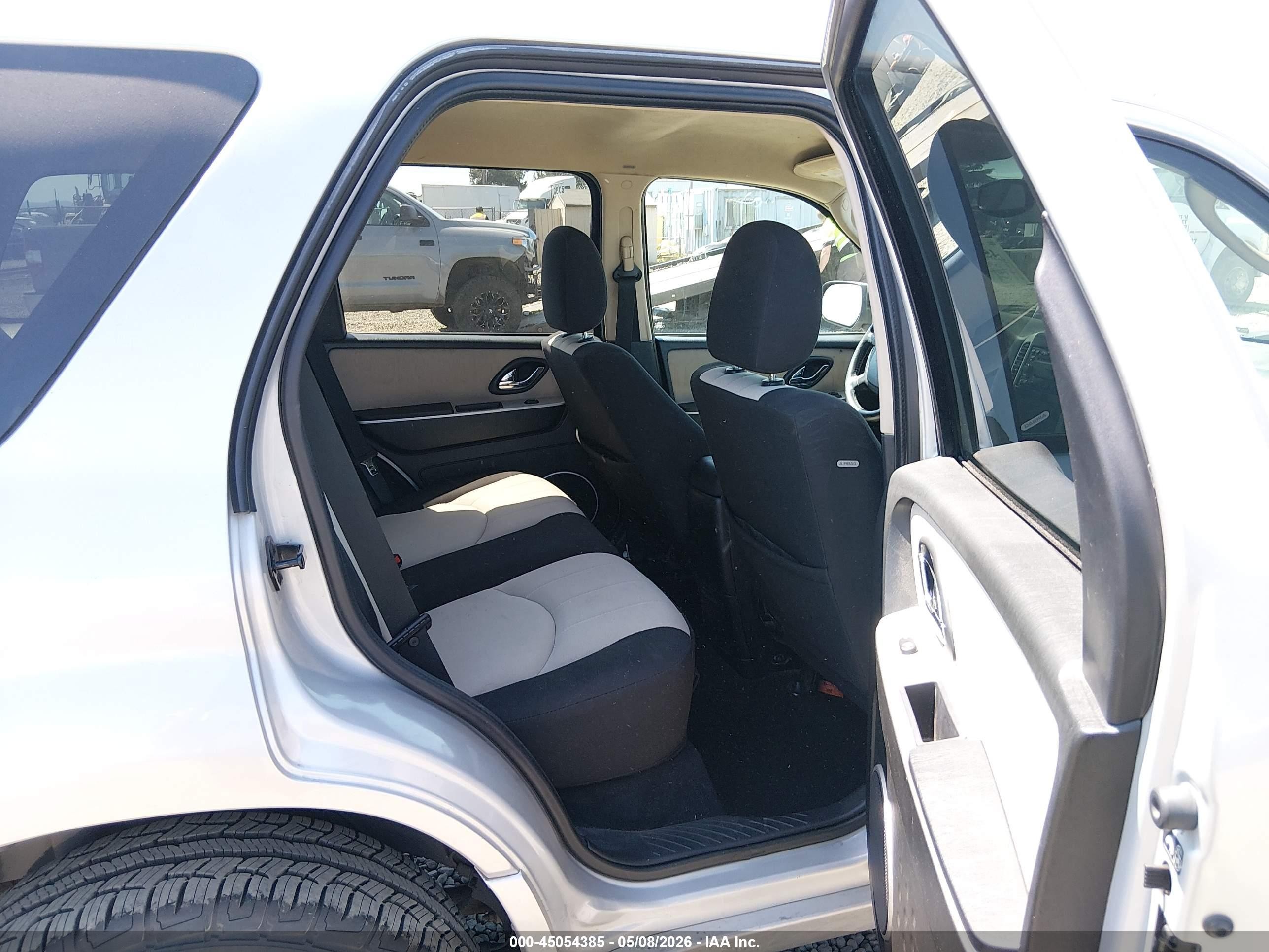 2005 Mercury Mariner Luxury/premier Silver vin: 4M2CU57125DJ03475