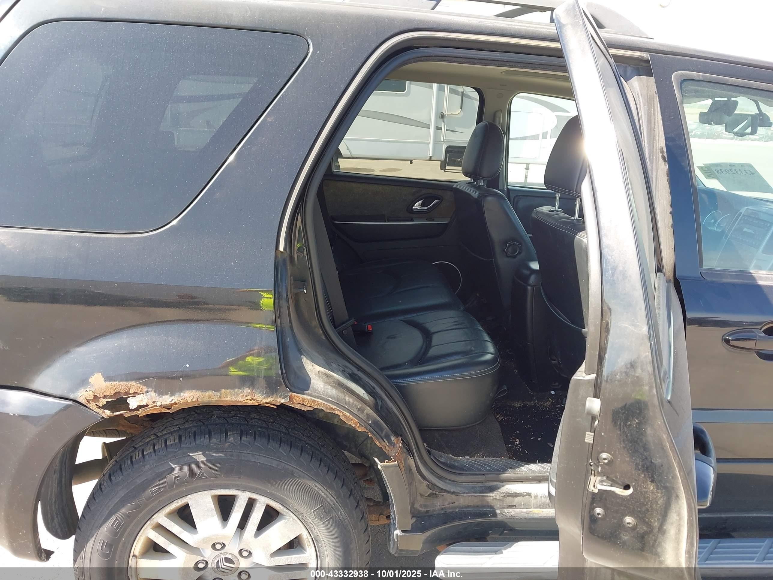 2006 Mercury Mariner Luxury/premier Black vin: 4M2CU57156KJ07646