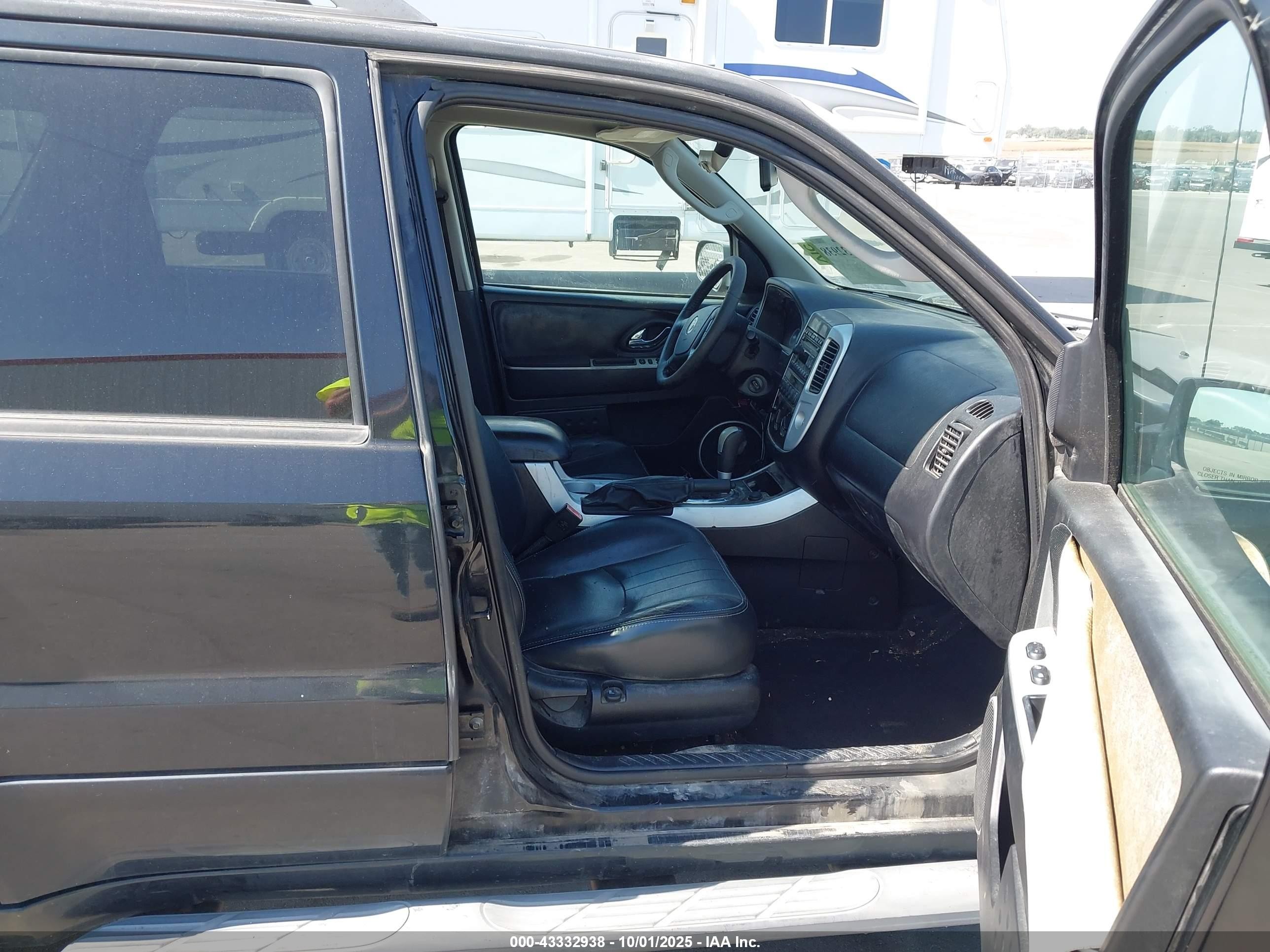 2006 Mercury Mariner Luxury/premier Black vin: 4M2CU57156KJ07646