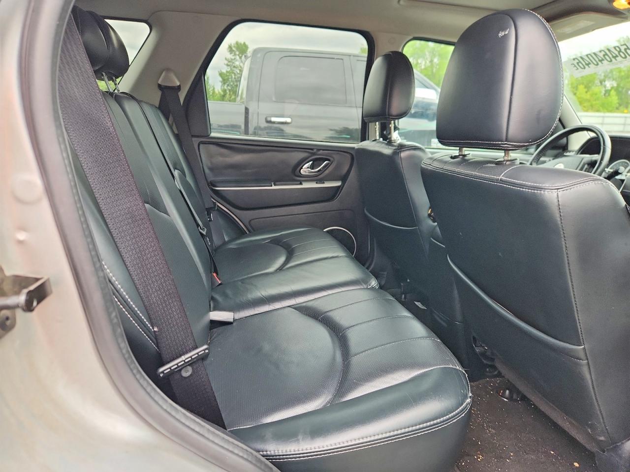 2006 Mercury Mariner Silver vin: 4M2CU57196KJ02840
