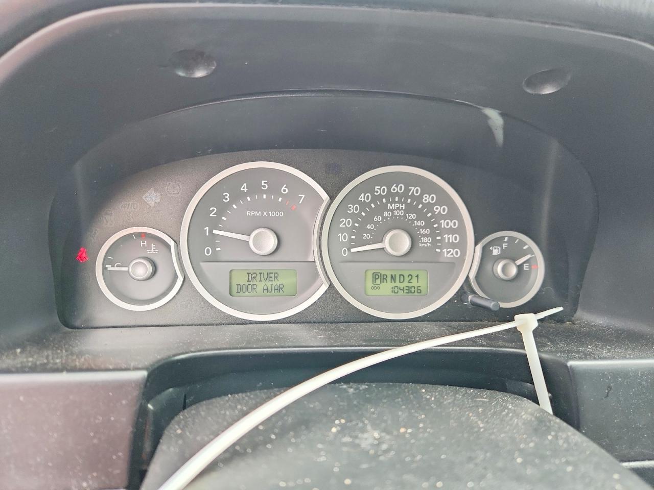 2006 Mercury Mariner Silver vin: 4M2CU57196KJ02840