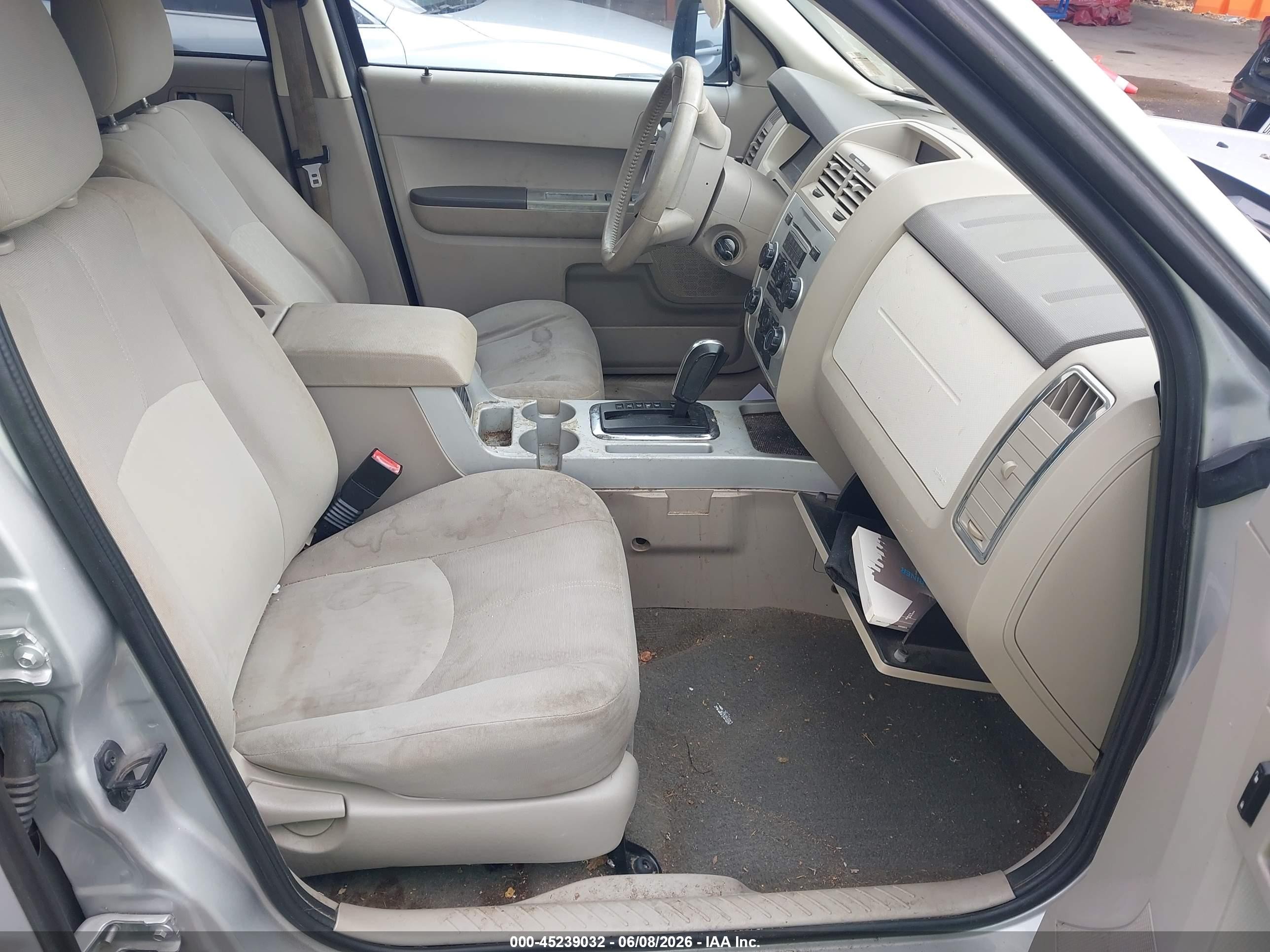 2008 Mercury Mariner V6 Silver vin: 4M2CU81198KJ32398