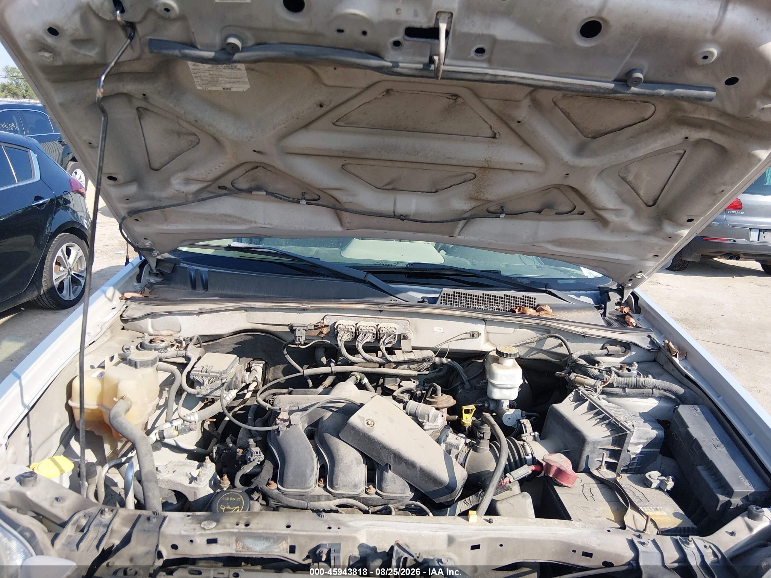 2008 Mercury Mariner V6 Бежевый vin: 4M2CU811X8KJ23466