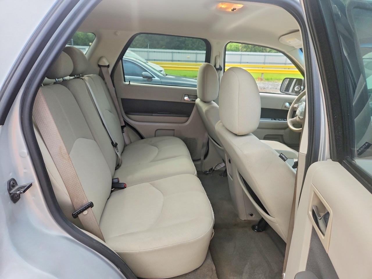 2009 Mercury Mariner Silver vin: 4M2CU81769KJ26600